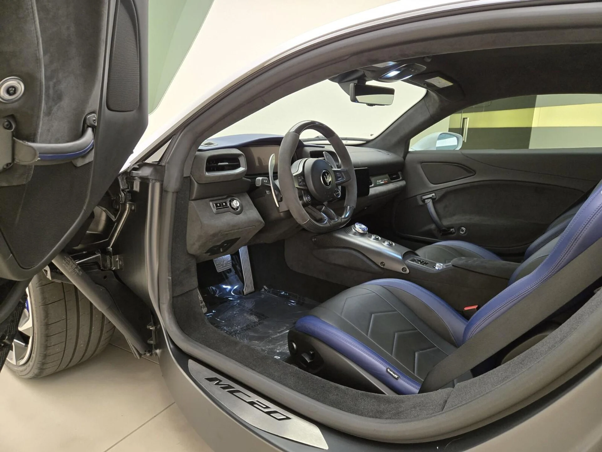 mph015_3002013689_Used_2022_Maserati_MC_20_1753164662_ad1da7bf18