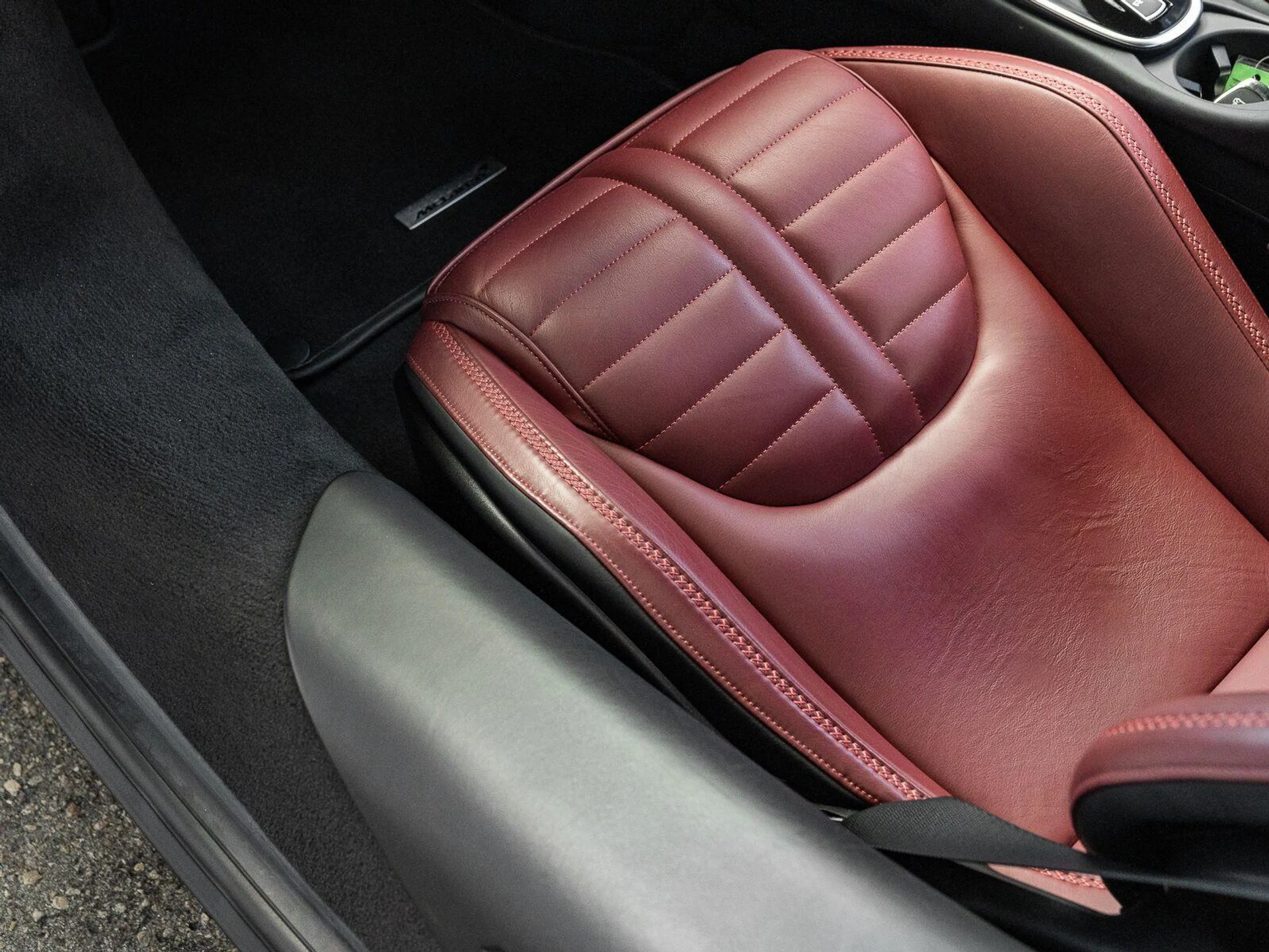 mph015_3008356416_Used_2025_Mc_Laren_GTS_Performance_1784923322_80ba09c1bd