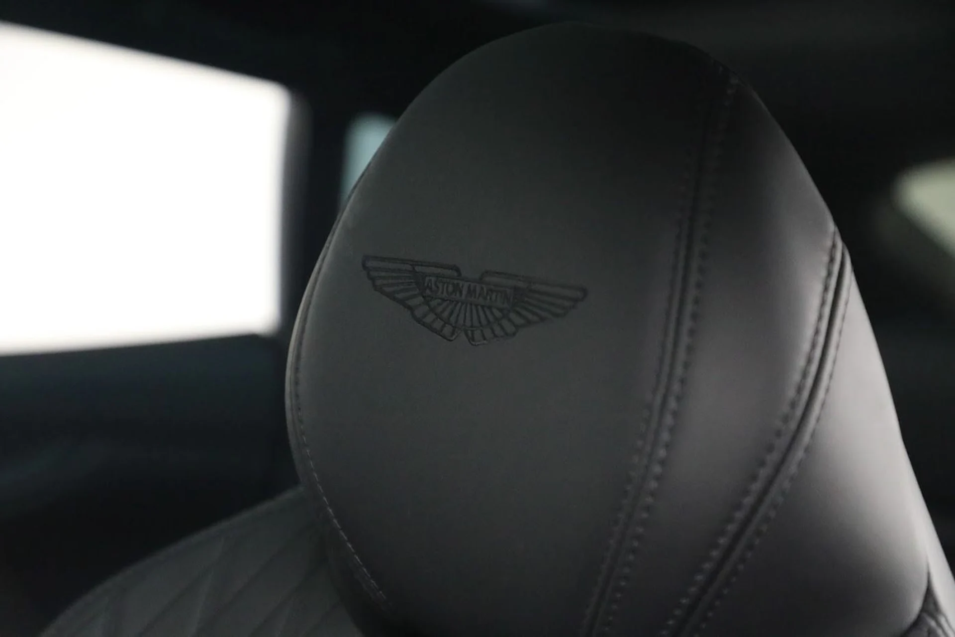 mph015_3014284295_Used_2023_Aston_Martin_DBX_707_7332d6fa5f