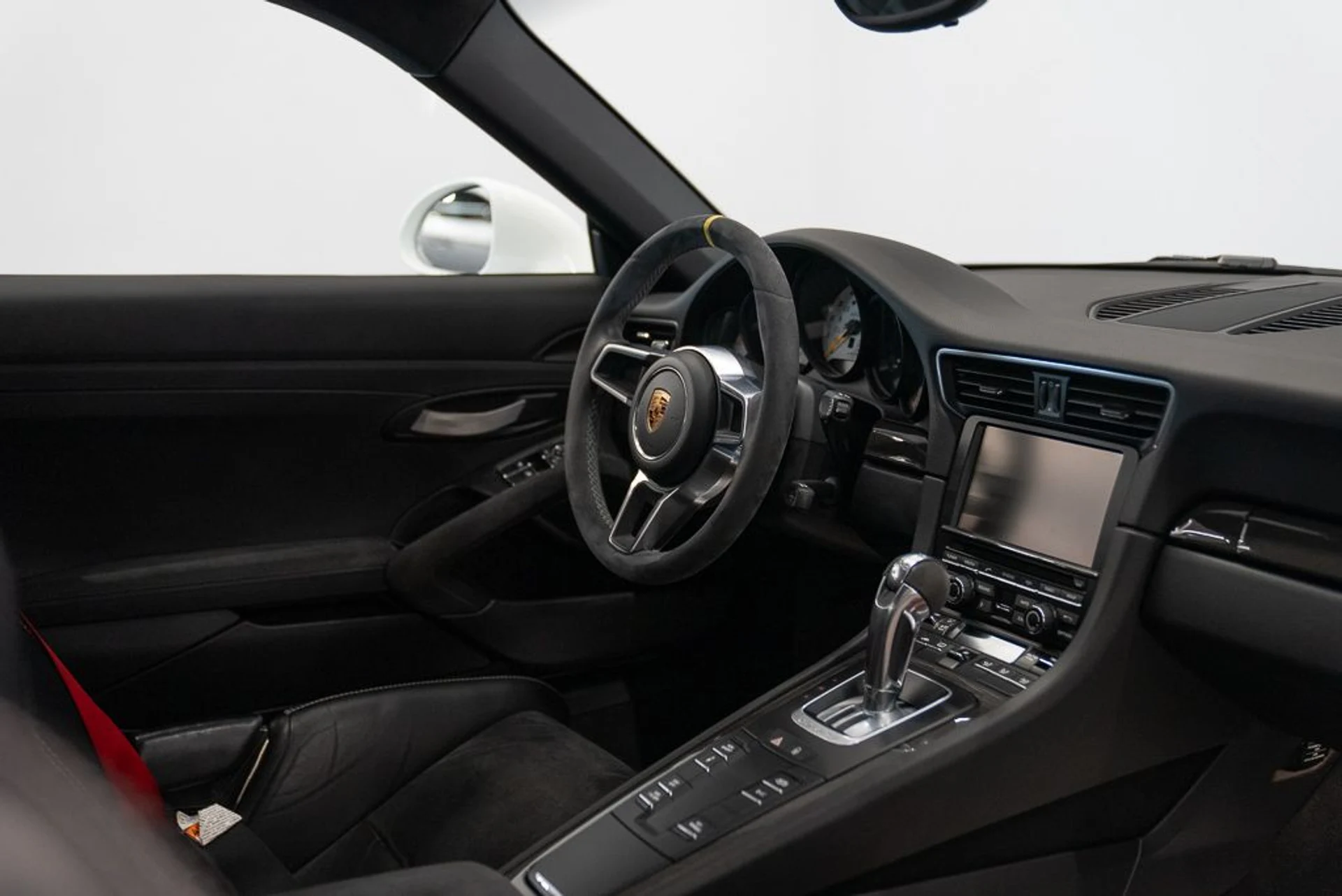 mph015_3021199537_porsche_911_2016_jpg_v_1780407122_4057071c96