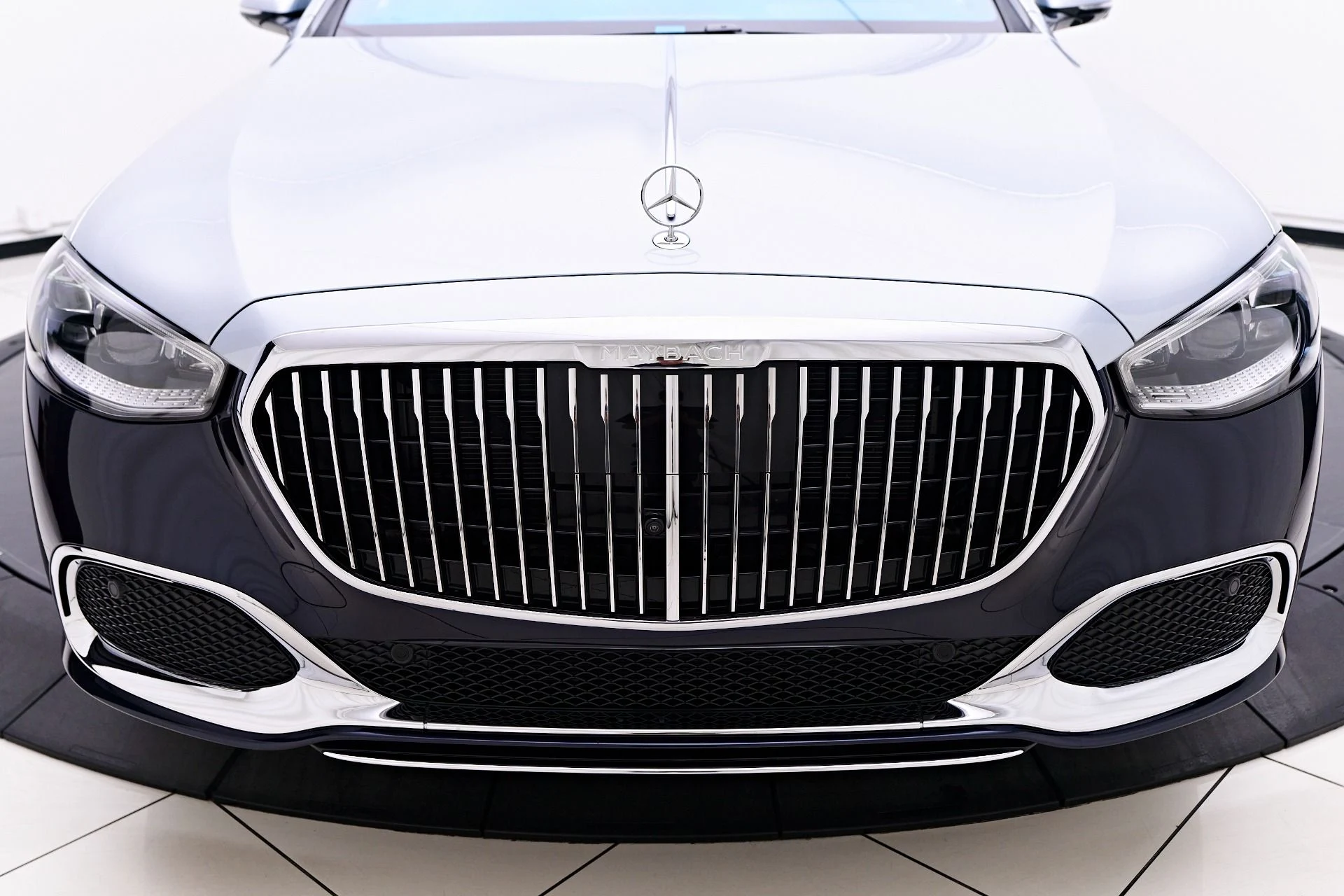 mph015_3022627169_Used_2025_Mercedes_Benz_S_Class_Maybach_S_580_1757004240_079f9559f1
