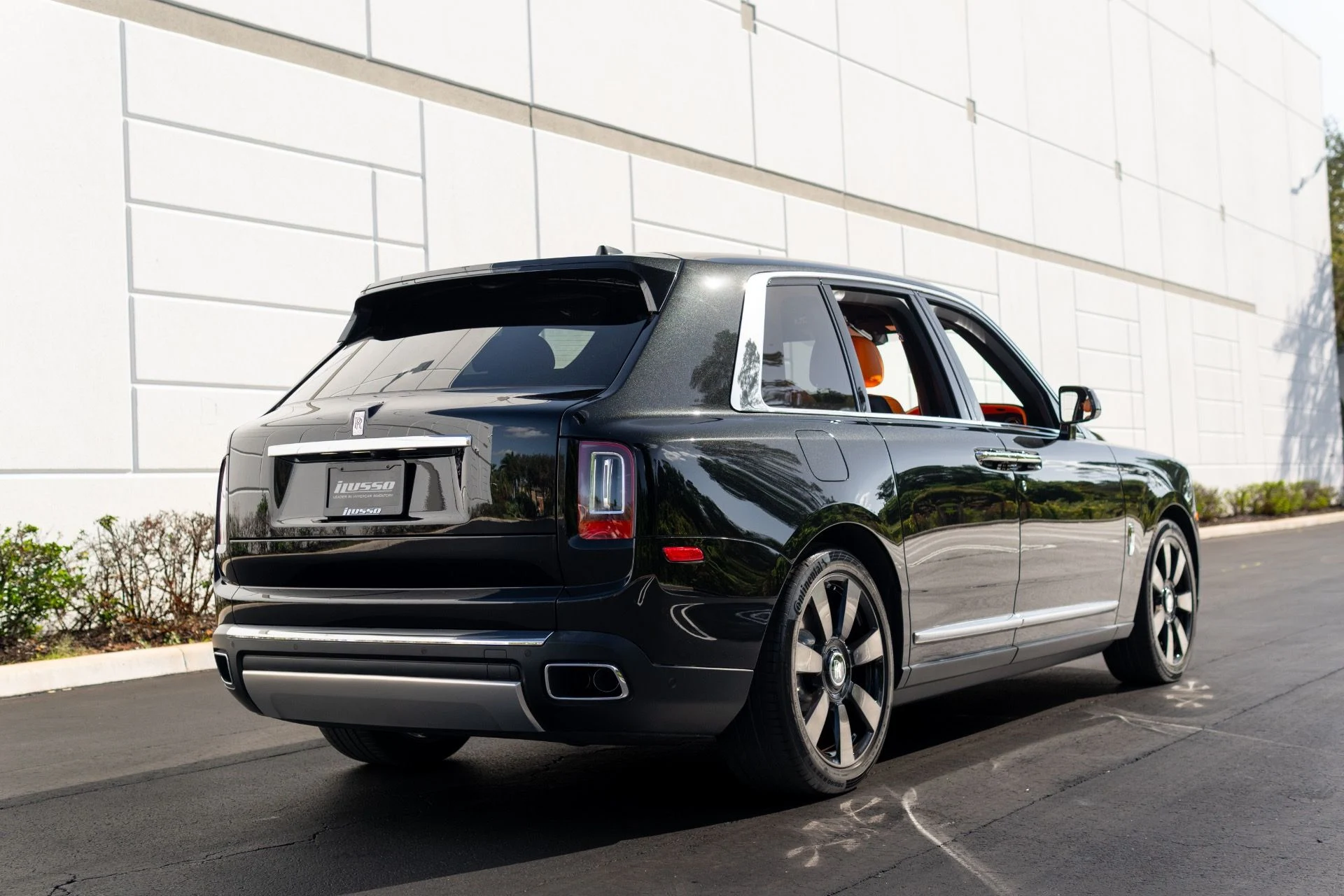 mph015_3026100202_Used_2019_Rolls_Royce_Cullinan_1769627245_38b5720c15