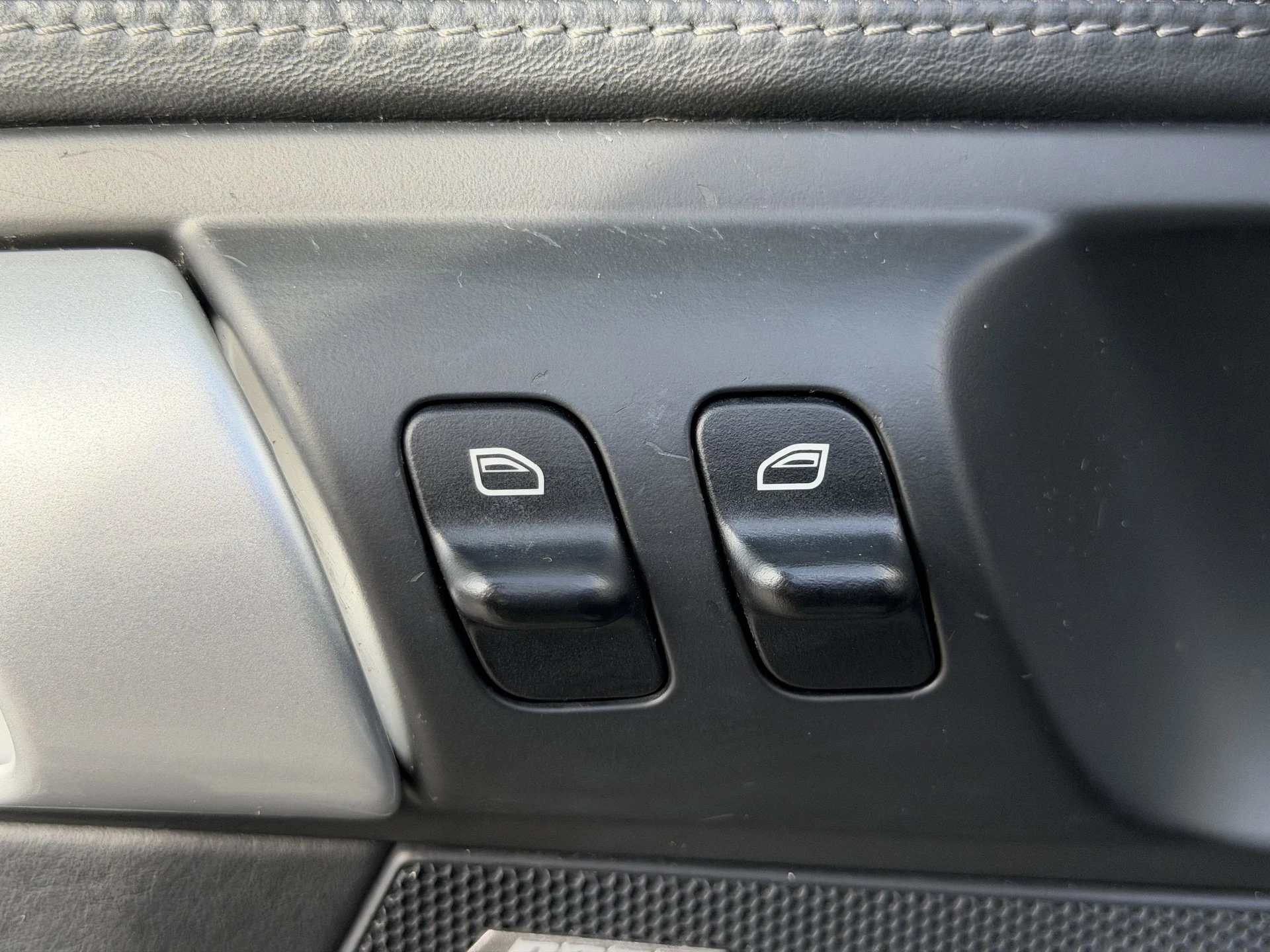 mph015_3028352821_c3562873ad5eb391fbc156e20a1083fex_f9fd84e4af