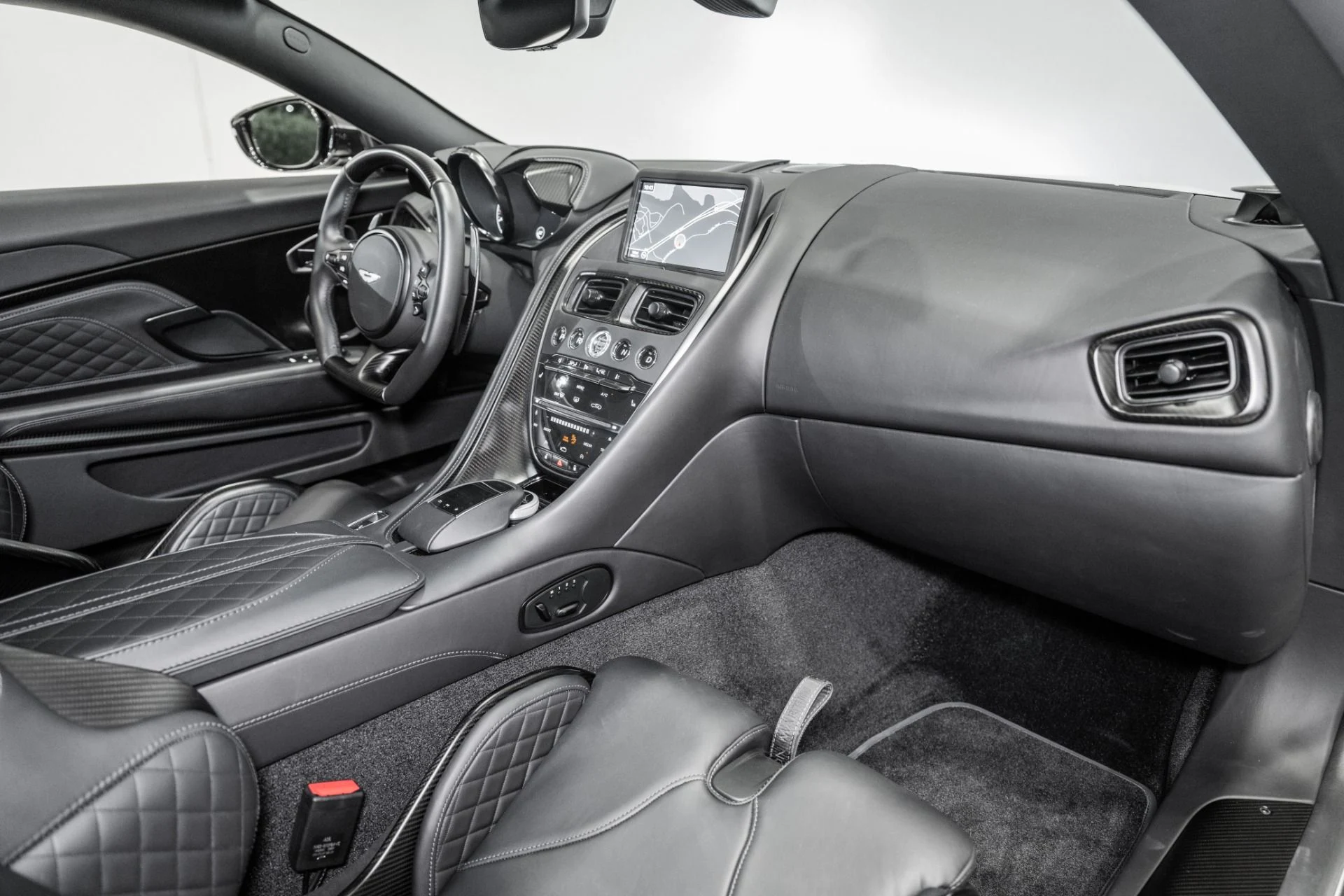 mph015_3037824494_Used_2023_Aston_Martin_DBS_770_Ultimate_1778011376_3caf2e3ce4
