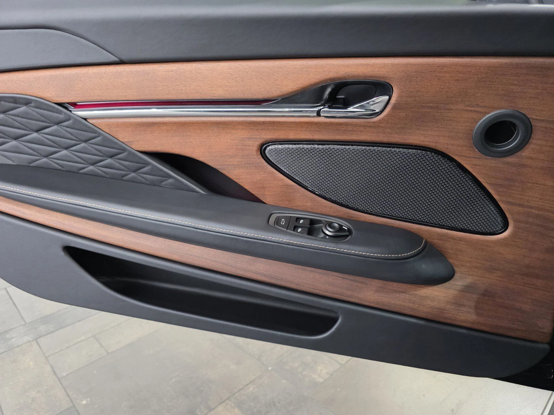 mph015_3043485076_9811ef7e0e923eba1d5438a0dbc4b967_5f2ff31f63