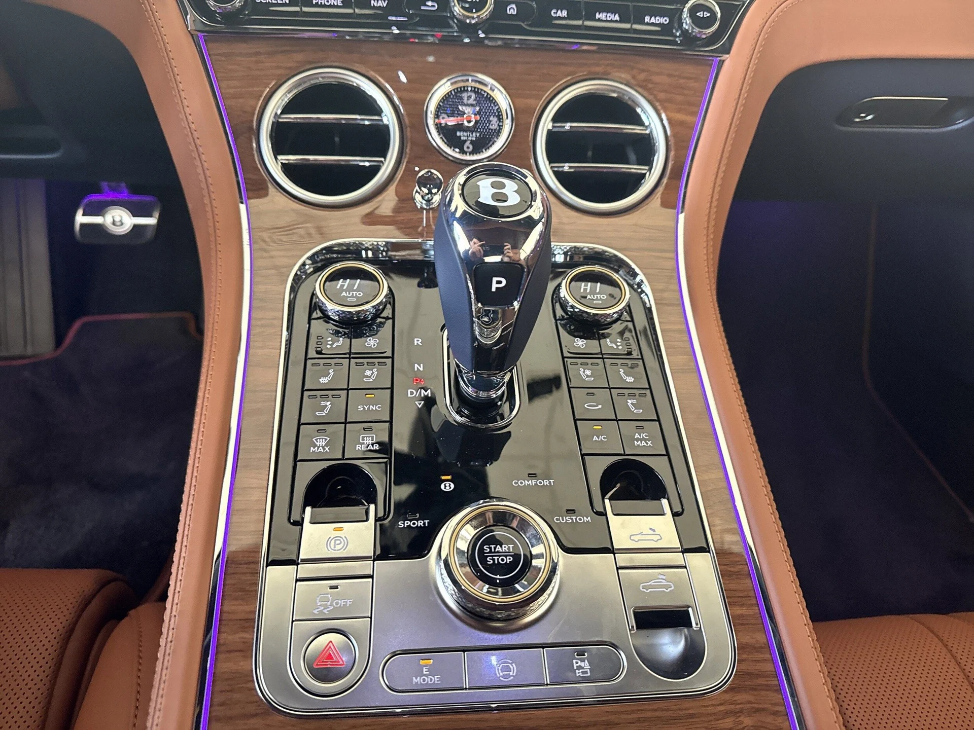 mph015_3044741707_34f09315eec67708451c1ee8878889bcx_4f8caeebcb