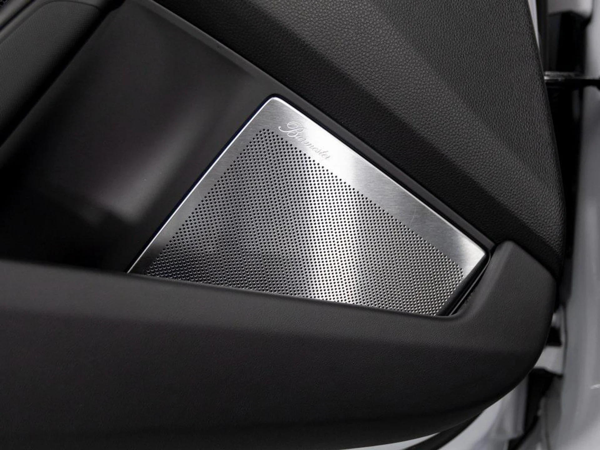 mph015_3044778862_0i3_L2_O8r9s_Cu_28_Lz_E6_O_7n_Szc_8b3947f16e