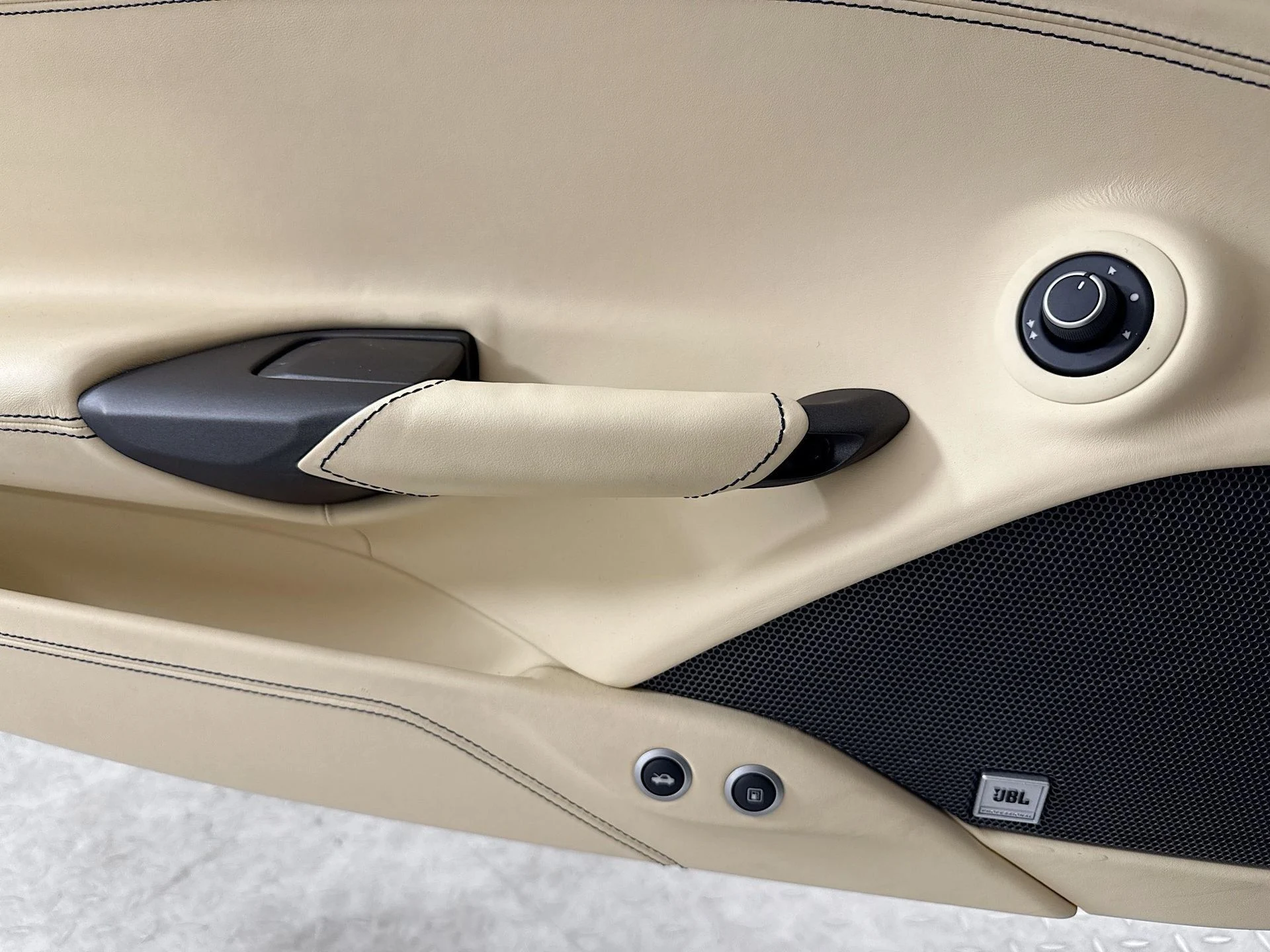 mph015_3050370399_864405f76ec5298eb591c37b8c5f08d3_288586e9af