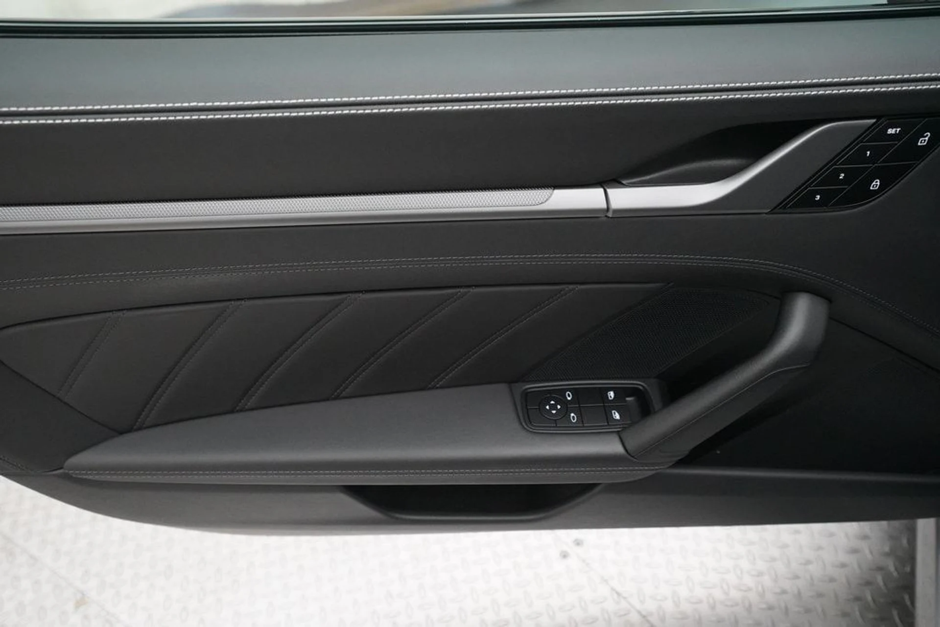 mph015_3052593171_c1d29b621a3c15c6f091549cb88b9a02x_5d4901f819