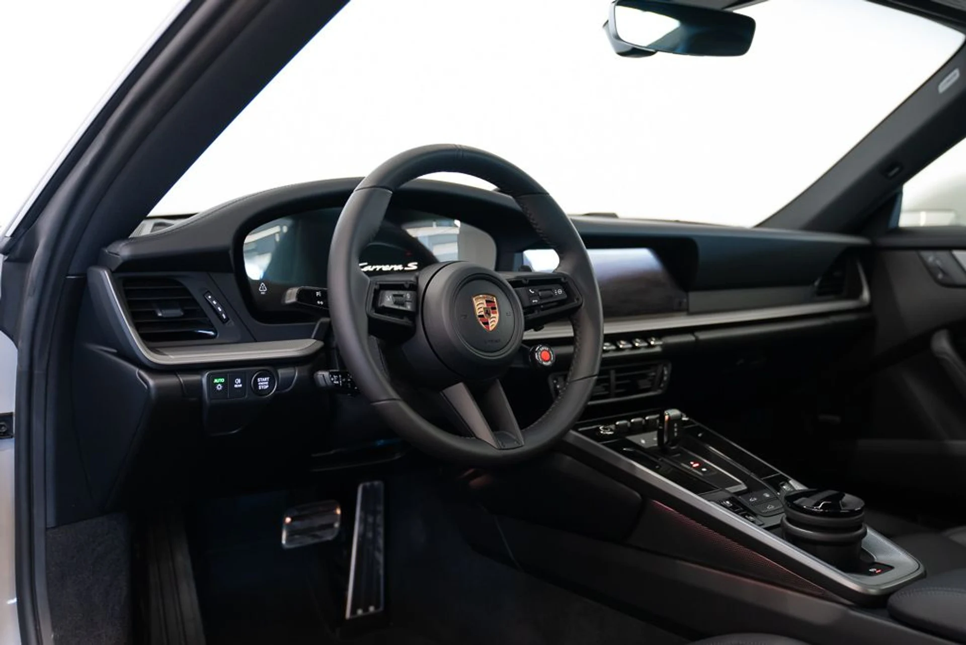 mph015_3053761683_porsche_911_2026_jpg_v_1773863537_063f4499b1