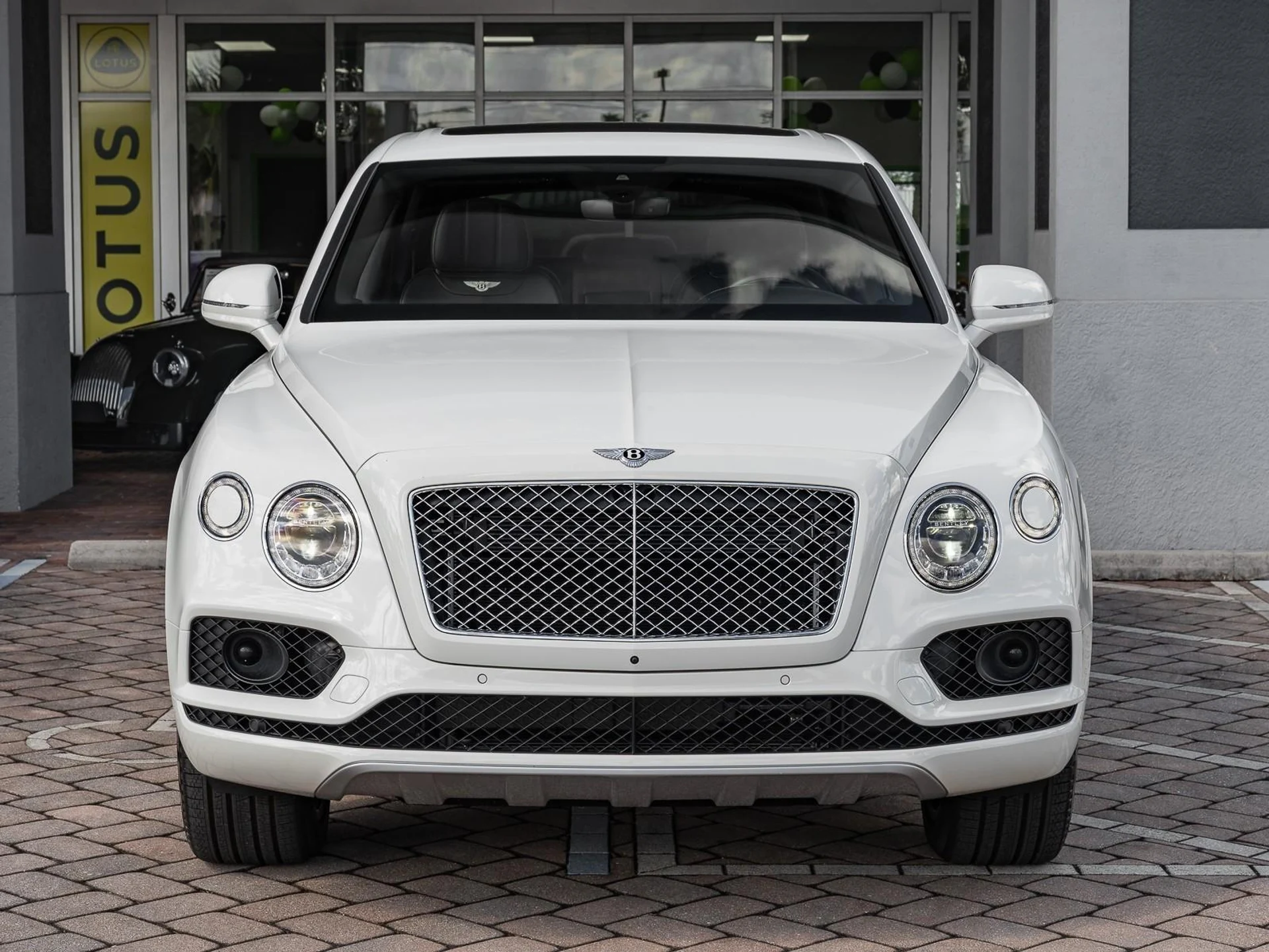 mph015_3054075936_Used_2018_Bentley_Bentayga_W12_Signature_1761171397_22ceff130a