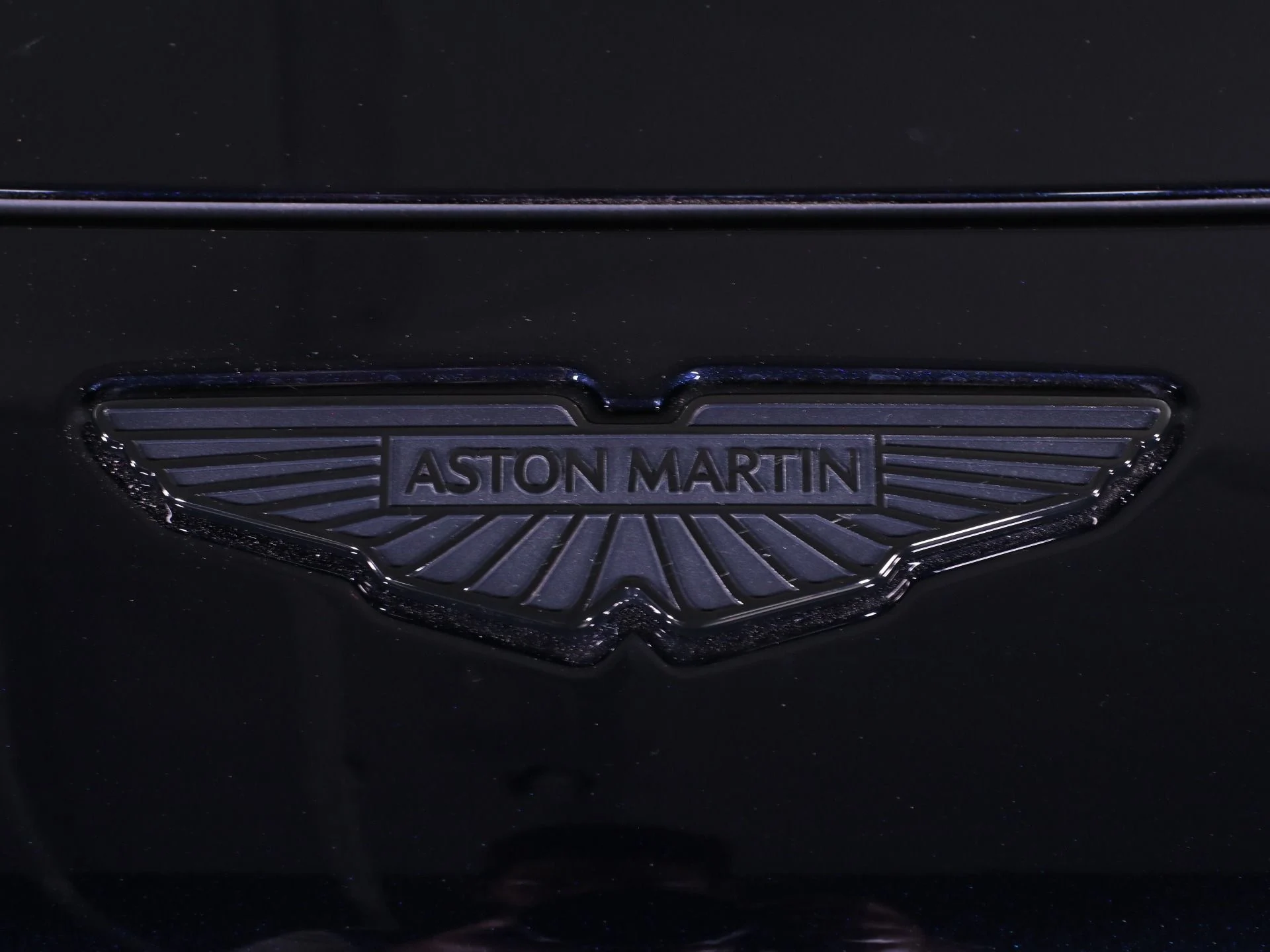 mph015_3056677280_New_2025_Aston_Martin_Vantage_1768457462_35f8142f4f