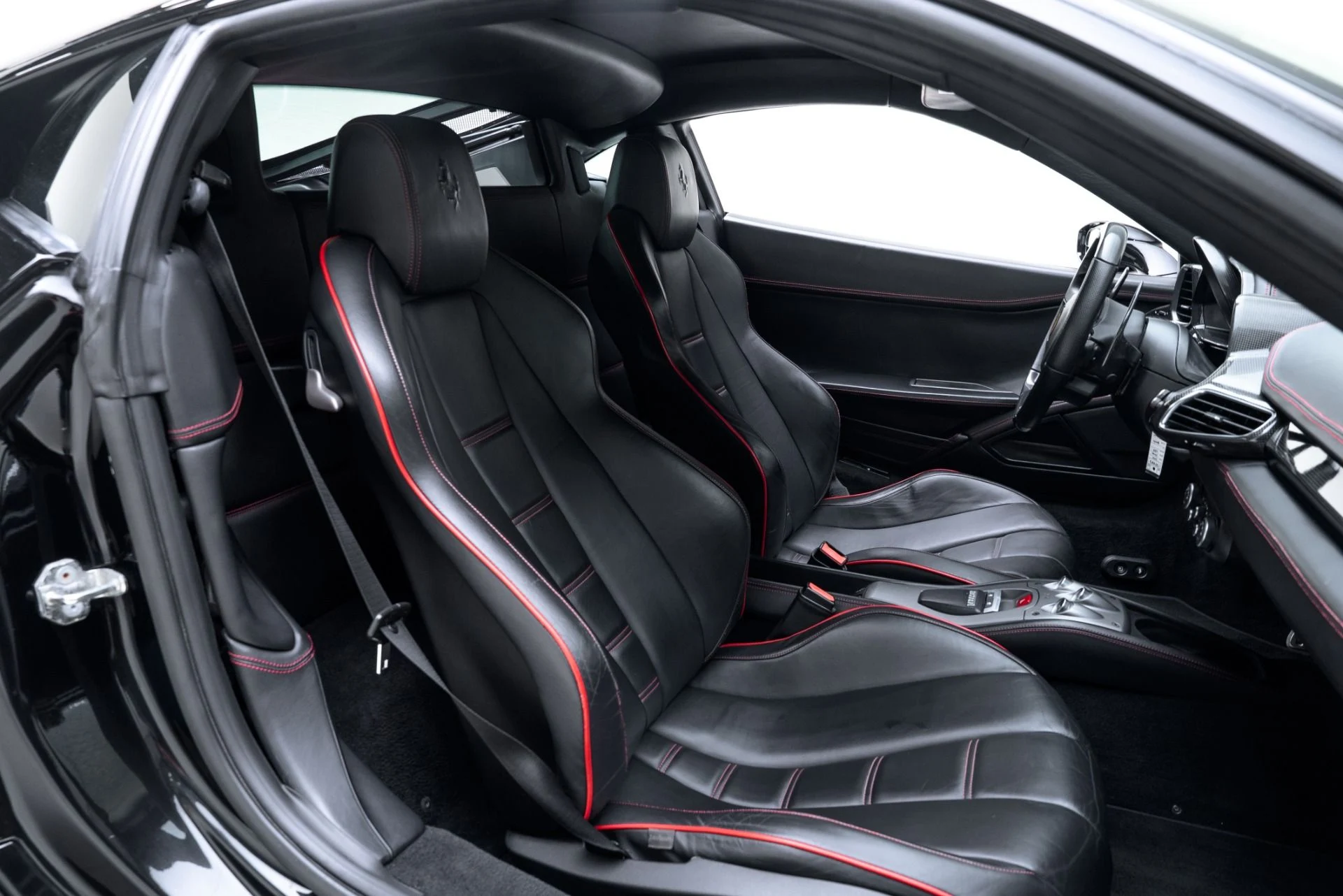 mph015_3062505653_Used_2010_Ferrari_458_Italia_1775250698_bb5fa1ed71