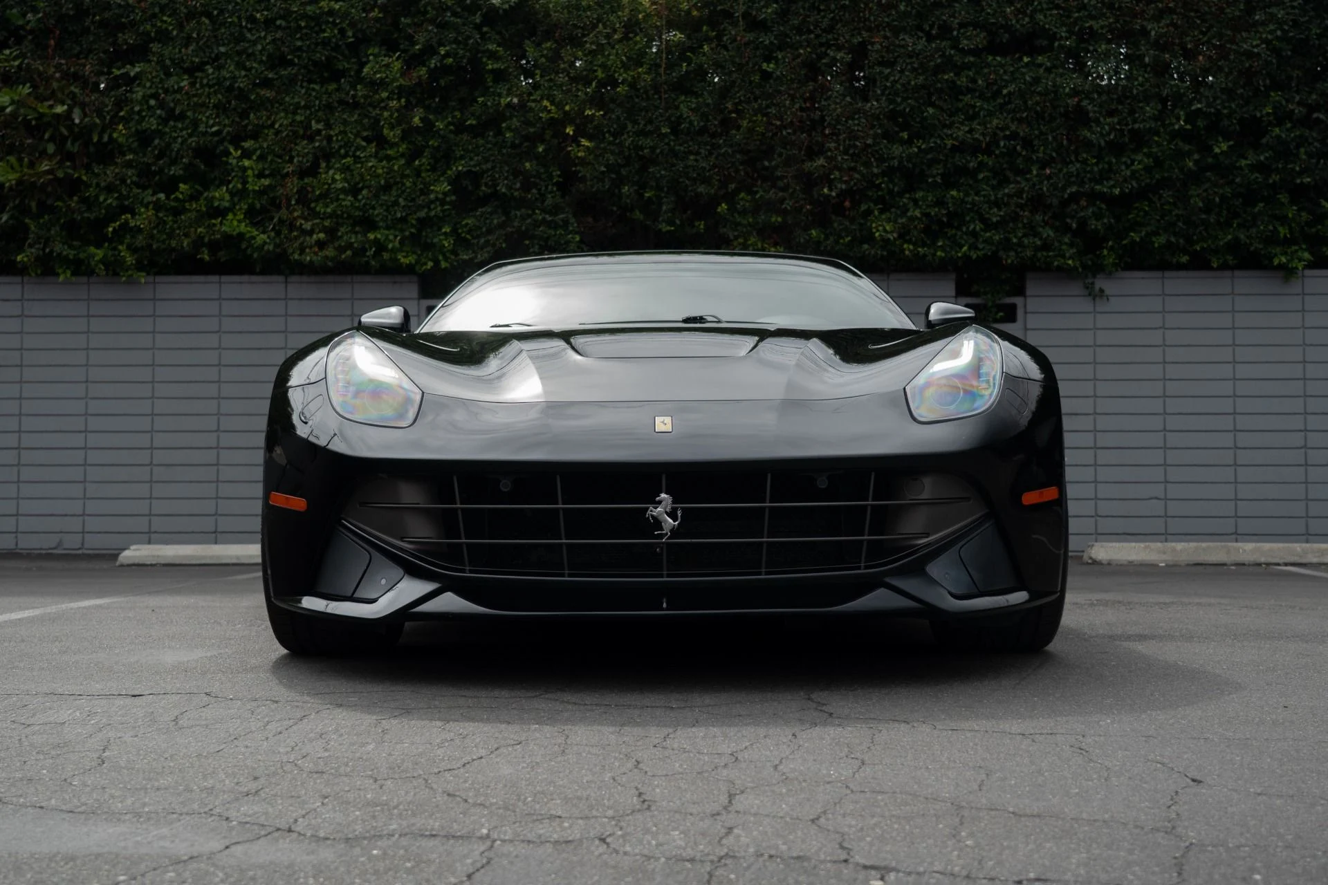 mph015_3064664230_Used_2014_Ferrari_F12berlinetta_1756490493_584a2786d1