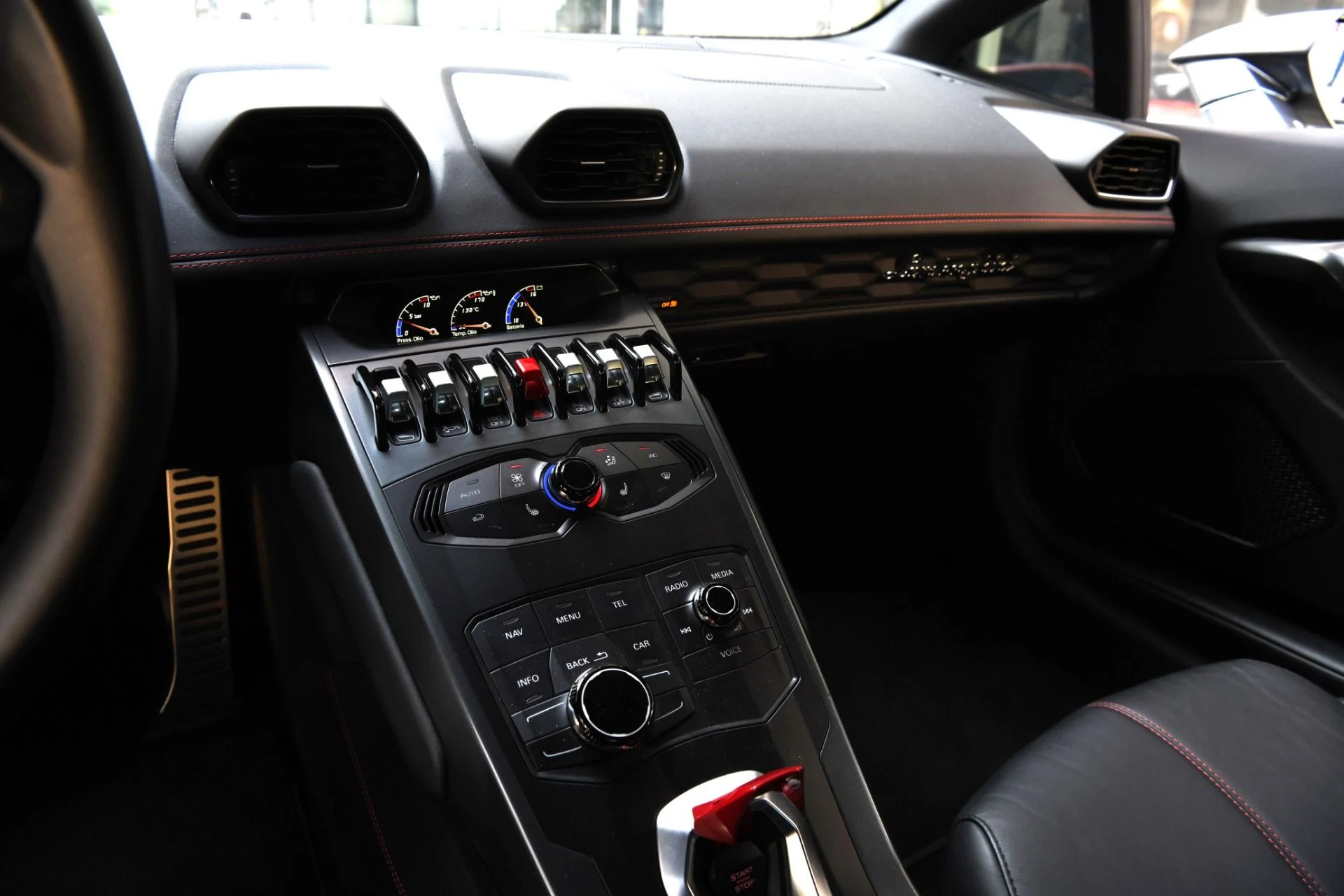 mph015_3065142038_Used_2018_Lamborghini_Huracan_LP_580_2_1758056420_5f98b20fde