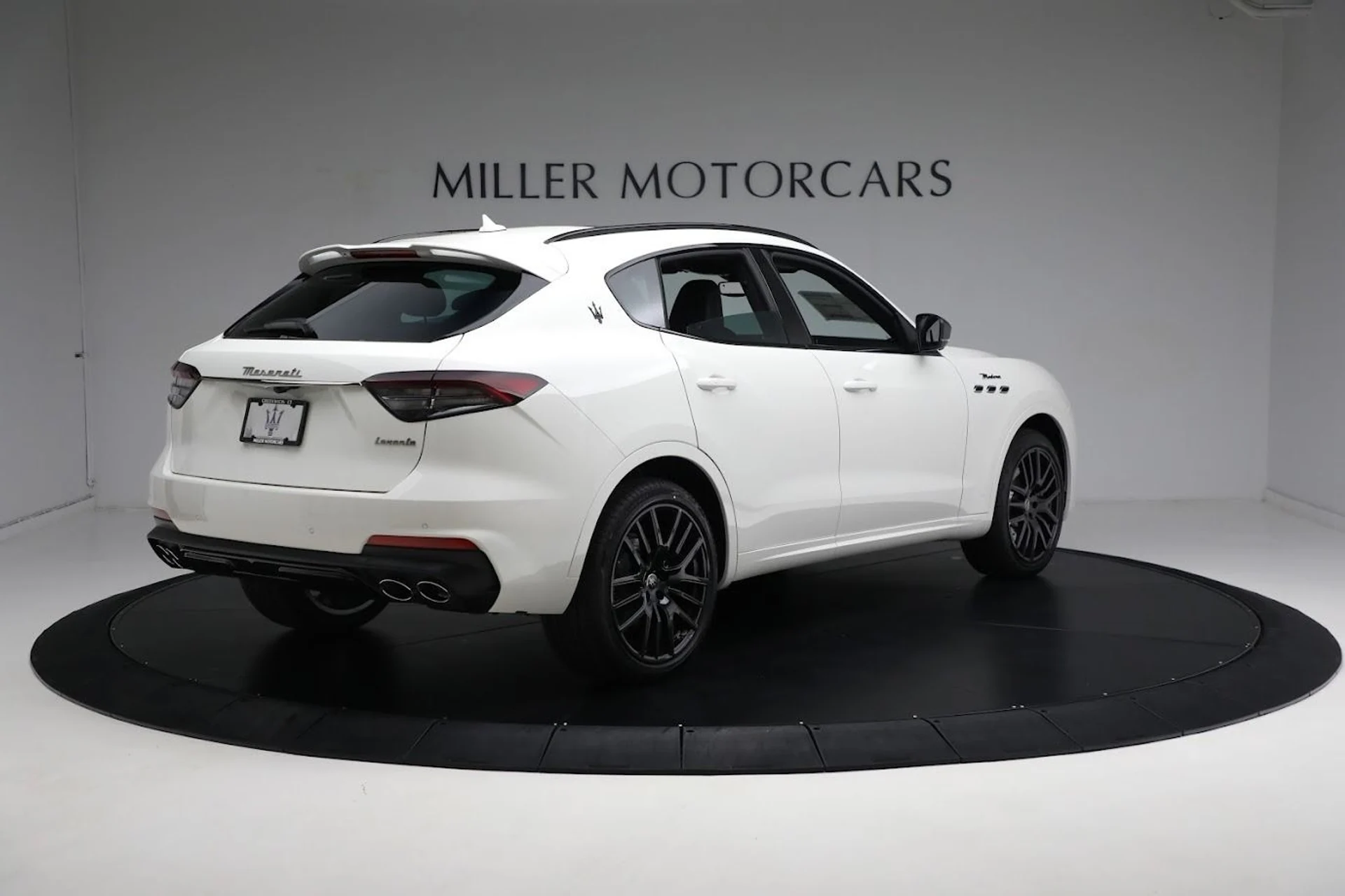 mph015_3065375847_New_2024_Maserati_Levante_Modena_Ultima_ed8f92715a
