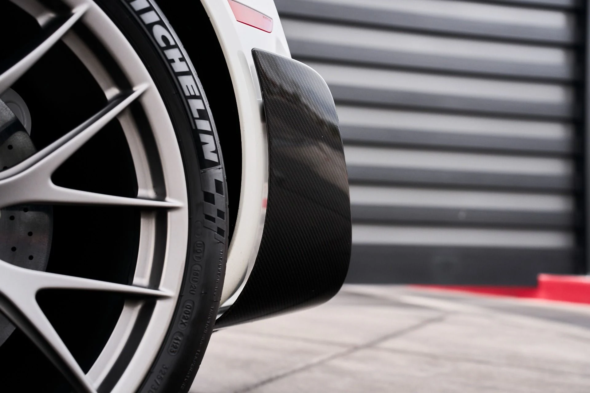 mph015_306845794_Used_2015_Porsche_918_Spyder_w_Weissach_Package_1764874366_37dc476148