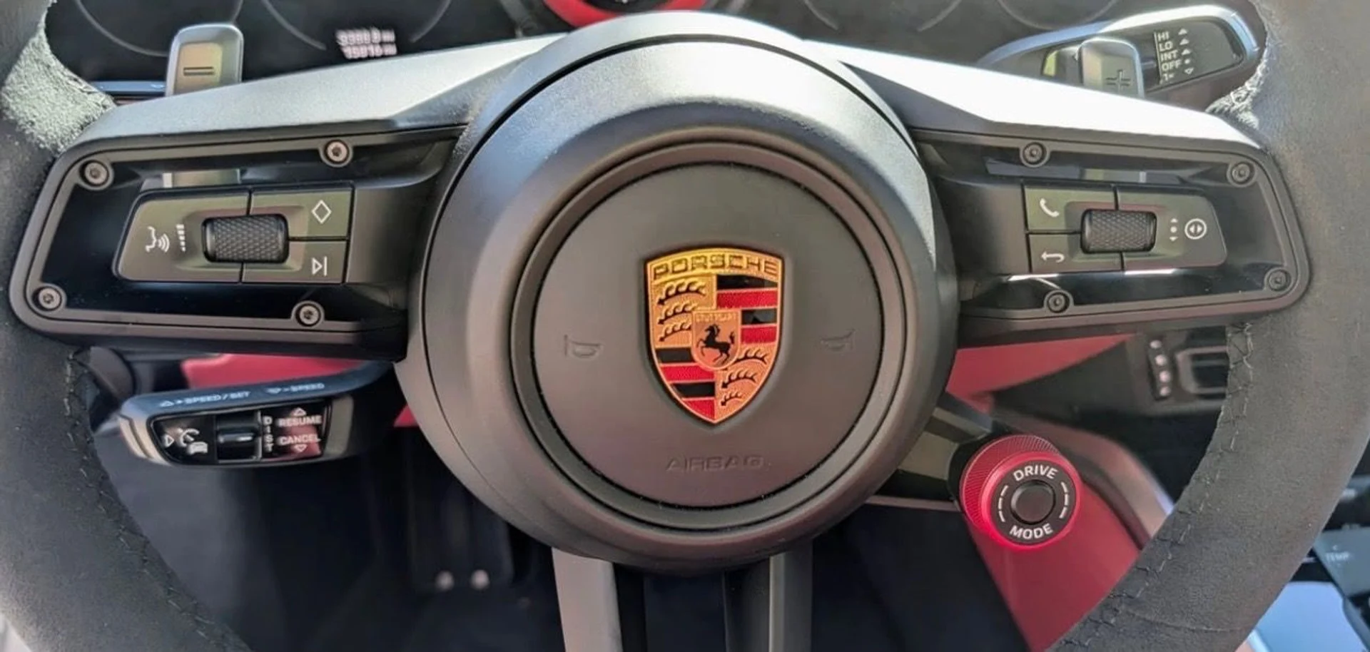 mph015_3071015600_Used_2020_Porsche_911_Carrera_S_1764109702_0925aab9a4