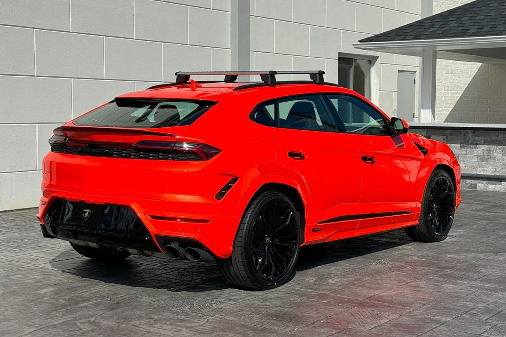 mph015_3071452289_Used_2025_Lamborghini_Urus_SE_1764804775_13d60bf51c