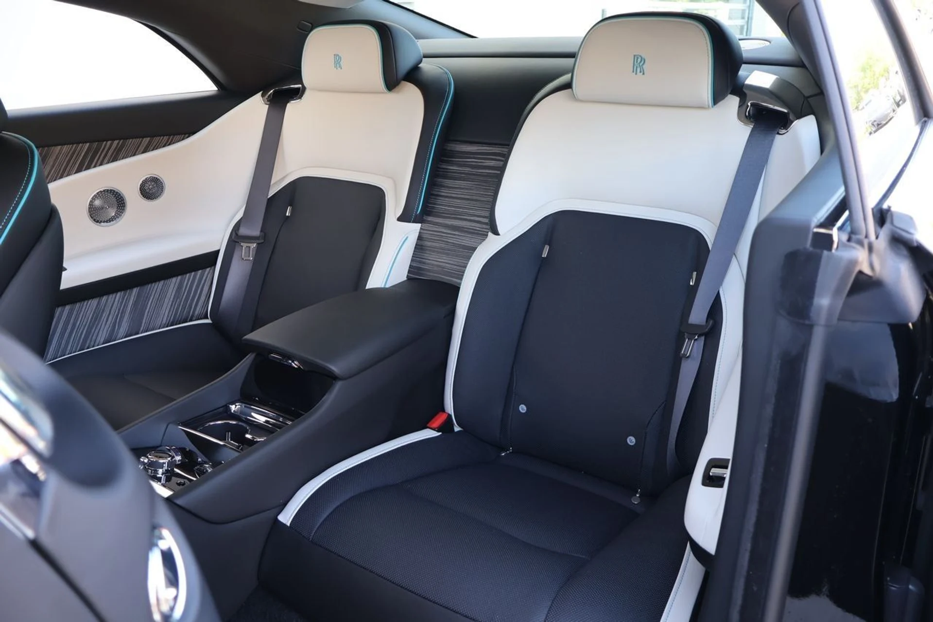 mph015_307500420_16_356decfa70