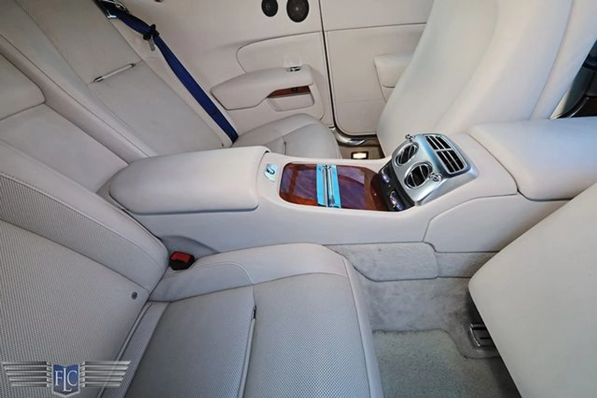 mph015_307919665_used_2016_rolls_royce_dawn_2drconvertible_6305_22995256_20_640_b09a31b4c5