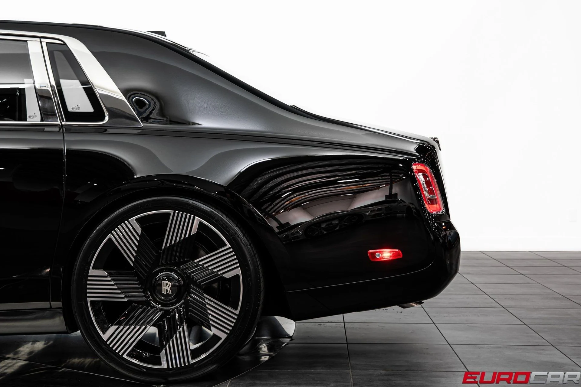 mph015_3080023052_image_16_51e0b04aaf