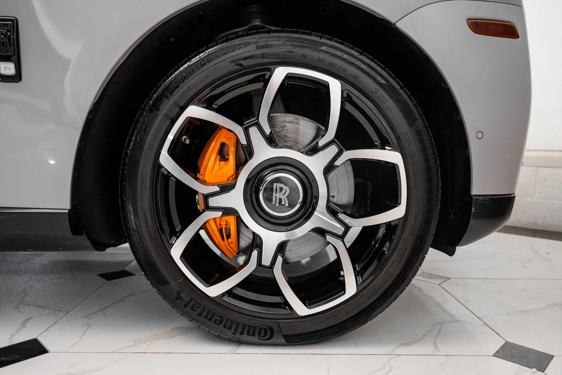 mph015_3080107070_Used_2022_Rolls_Royce_Cullinan_1753976642_71ae576ec6
