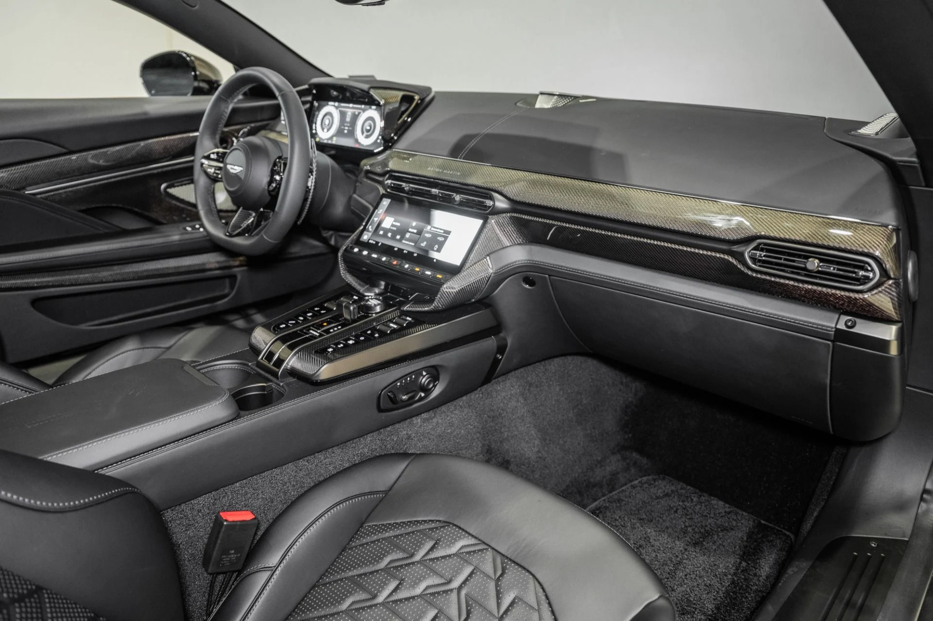 mph015_308029228_New_2027_ASTON_MARTIN_VANQUISH_1787330062_969c503f1c