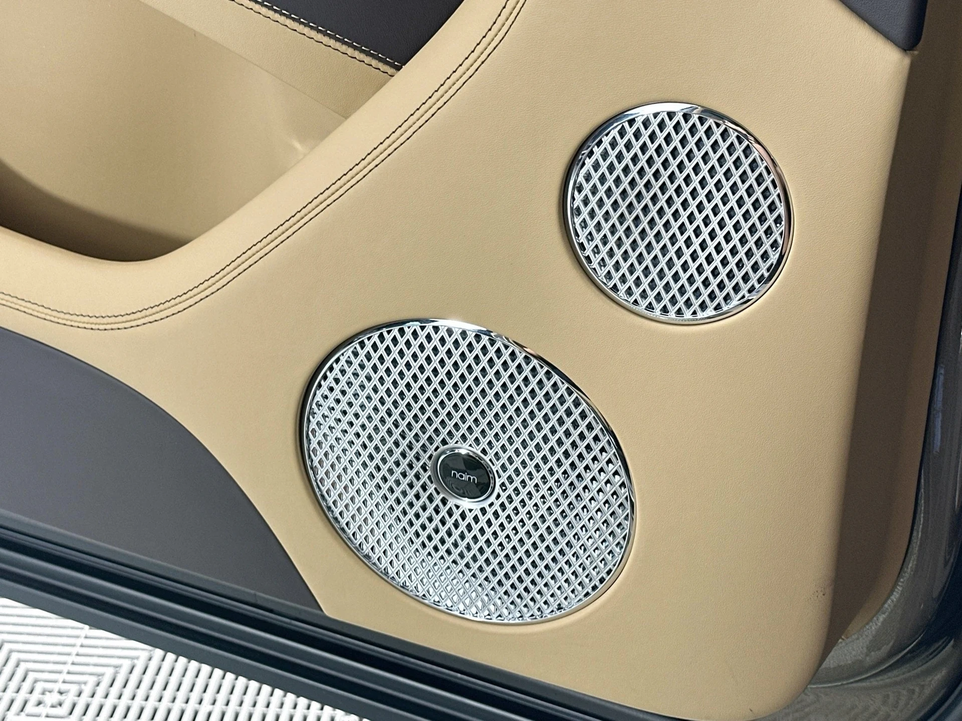 mph015_3092822070_16_a960581477