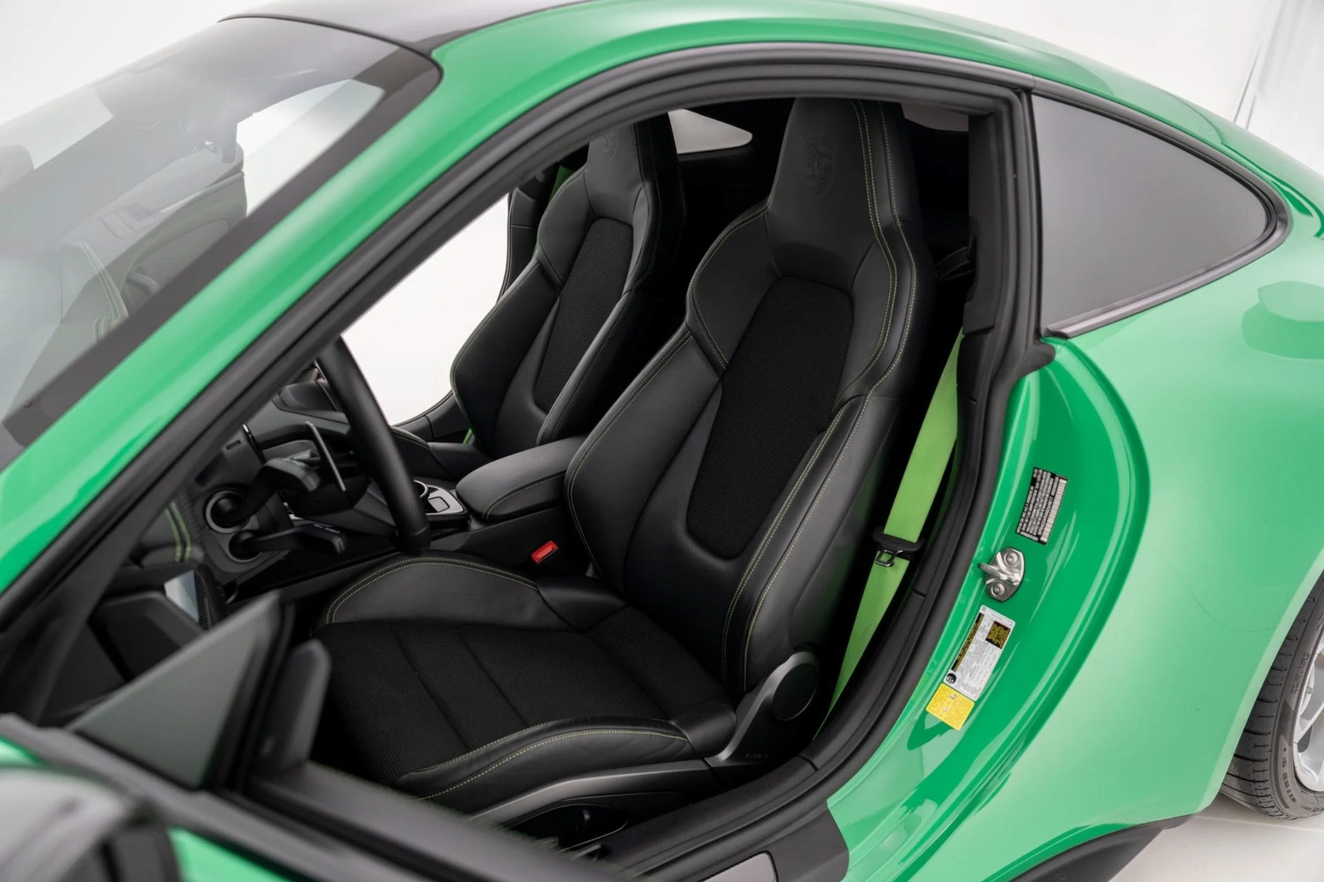 mph015_3093234199_Used_2022_Porsche_911_GT_3_Touring_1775584406_64100163fd