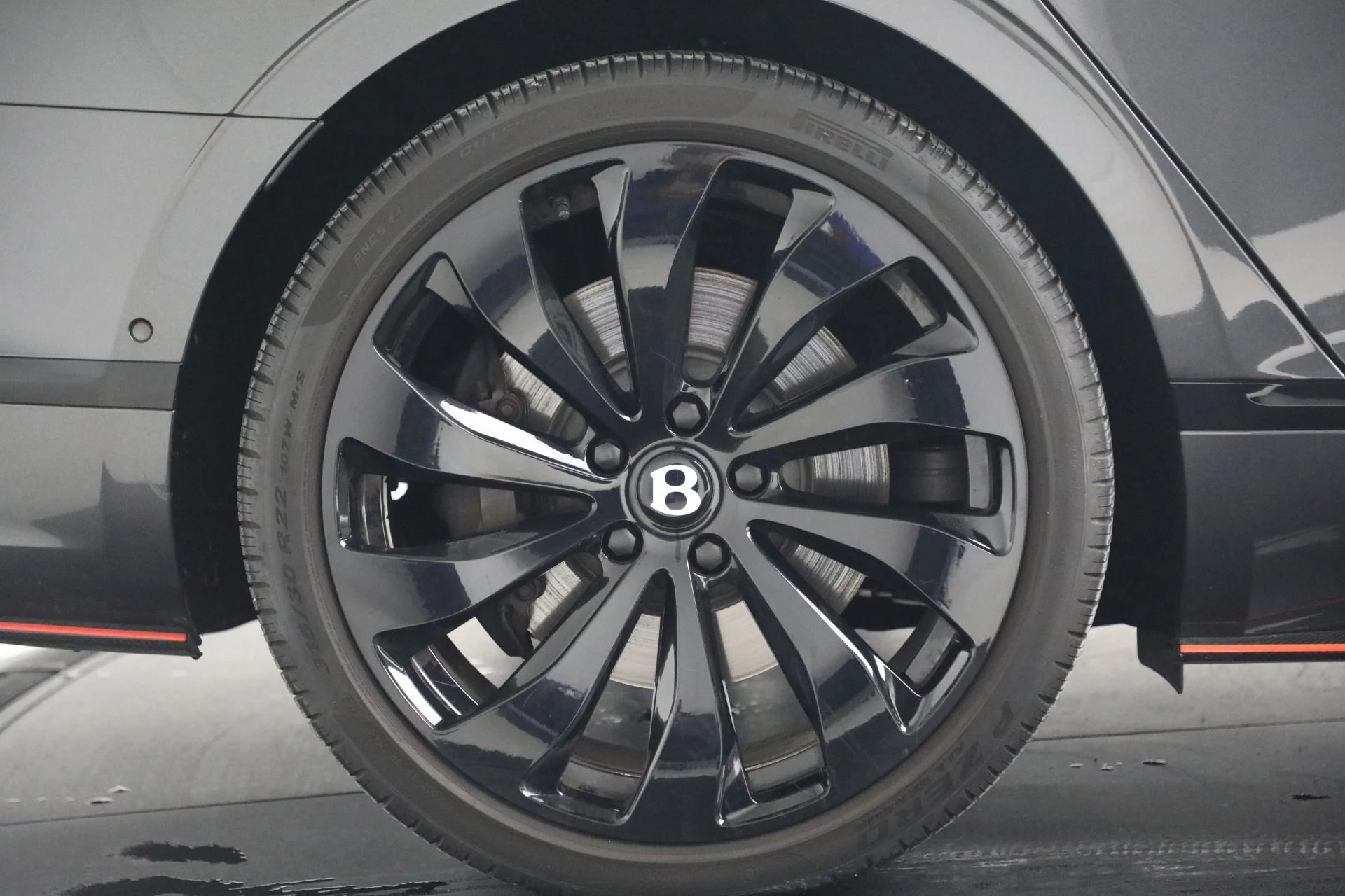 mph015_3093299544_Used_2022_Bentley_Flying_Spur_V8_1770156779_7f9dbded54