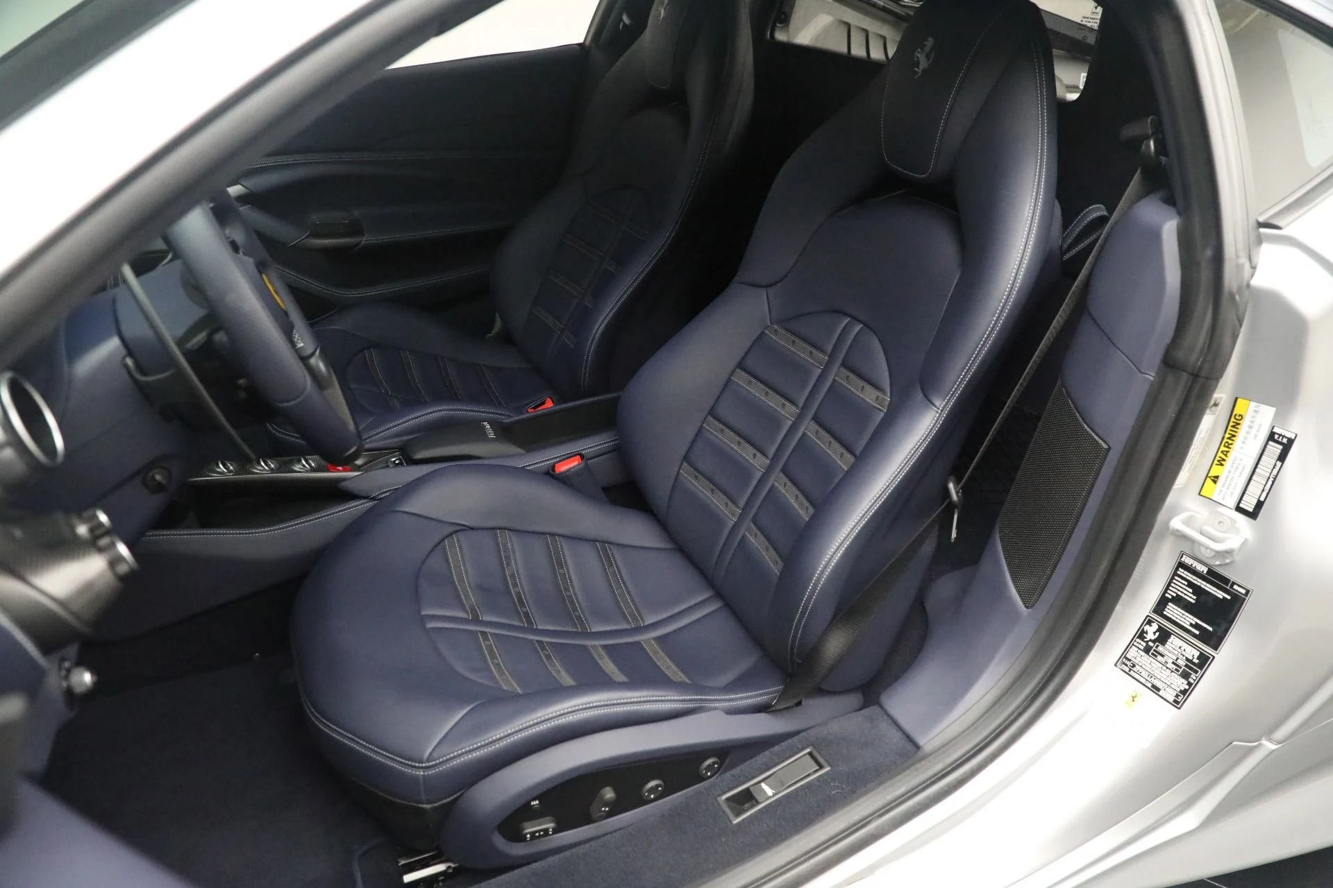 mph015_3094748230_Used_2022_Ferrari_F8_Tributo_1749145570_fee77c5a5e