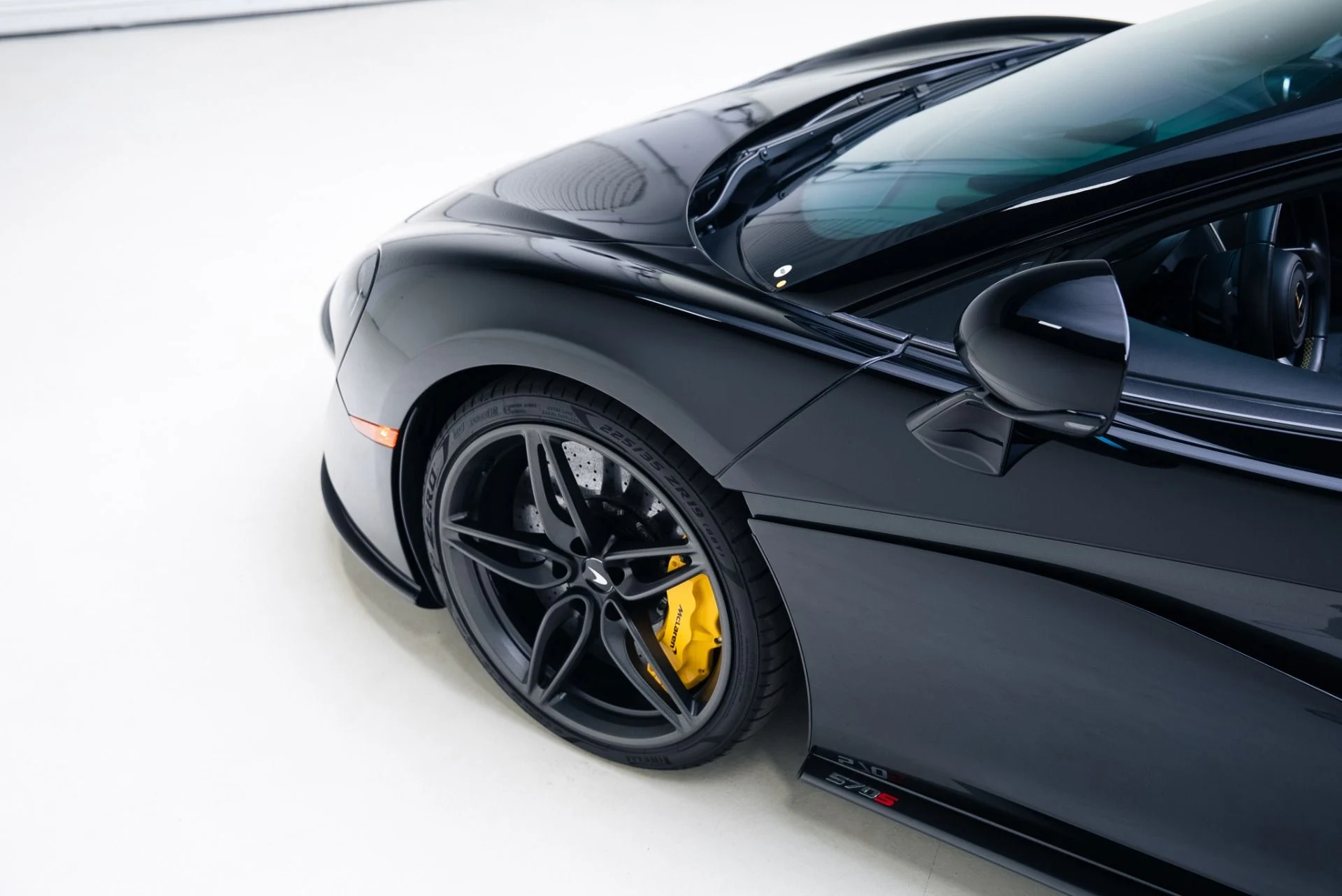 mph015_3096653433_Used_2019_Mc_Laren_570_S_Spider_1767812844_215314a901