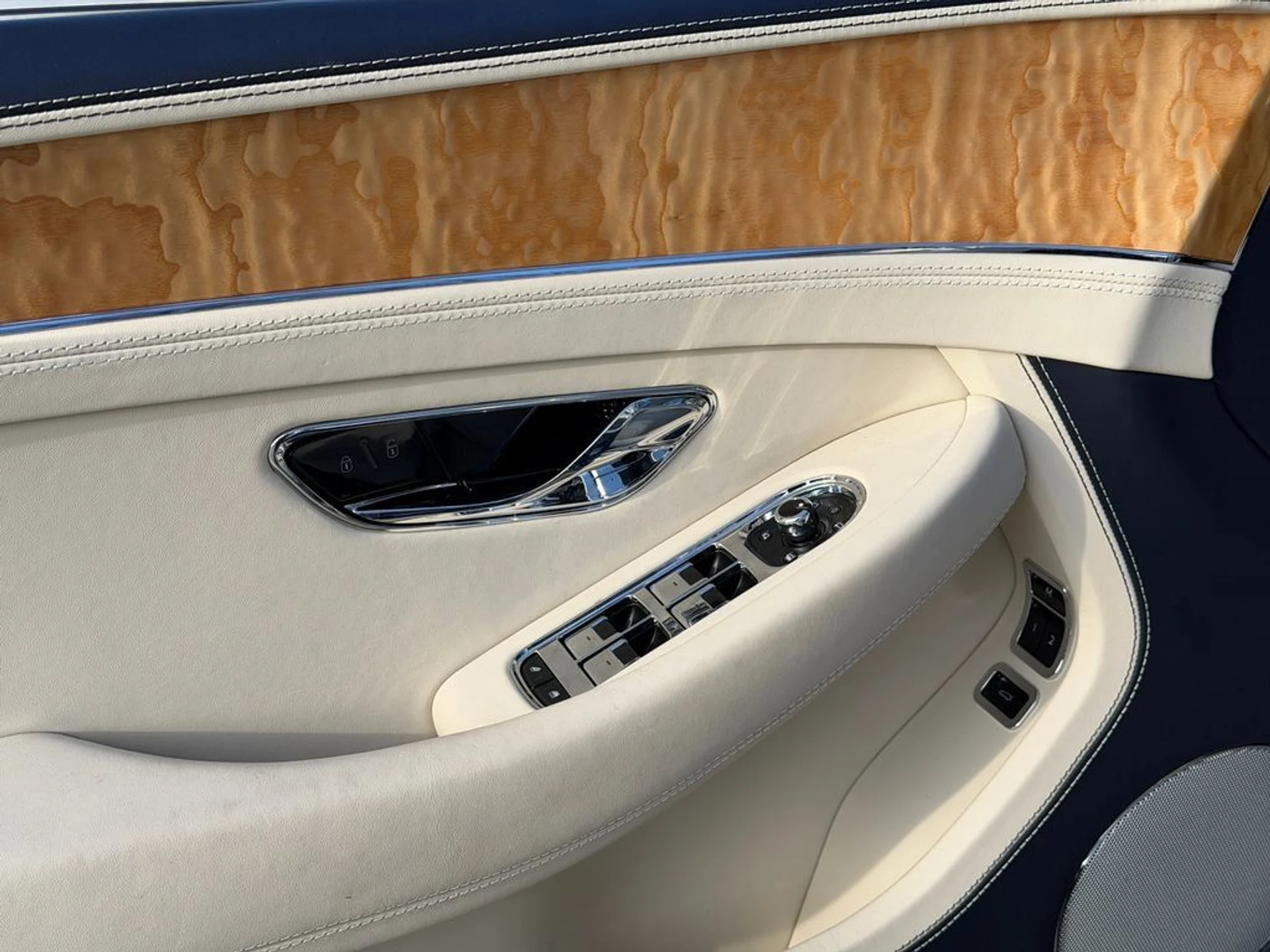 mph015_3098267218_c4c051707ee749a78a7bc452d84360b4_0a11f6957d