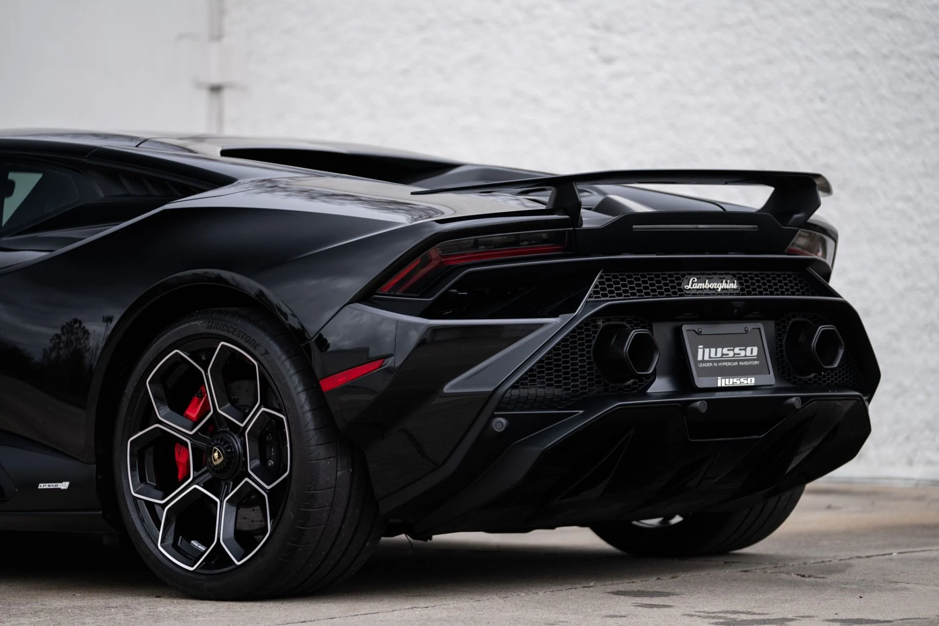 mph015_3103302582_Used_2023_Lamborghini_Huracan_Tecnica_1768943844_4a64d9b0b4