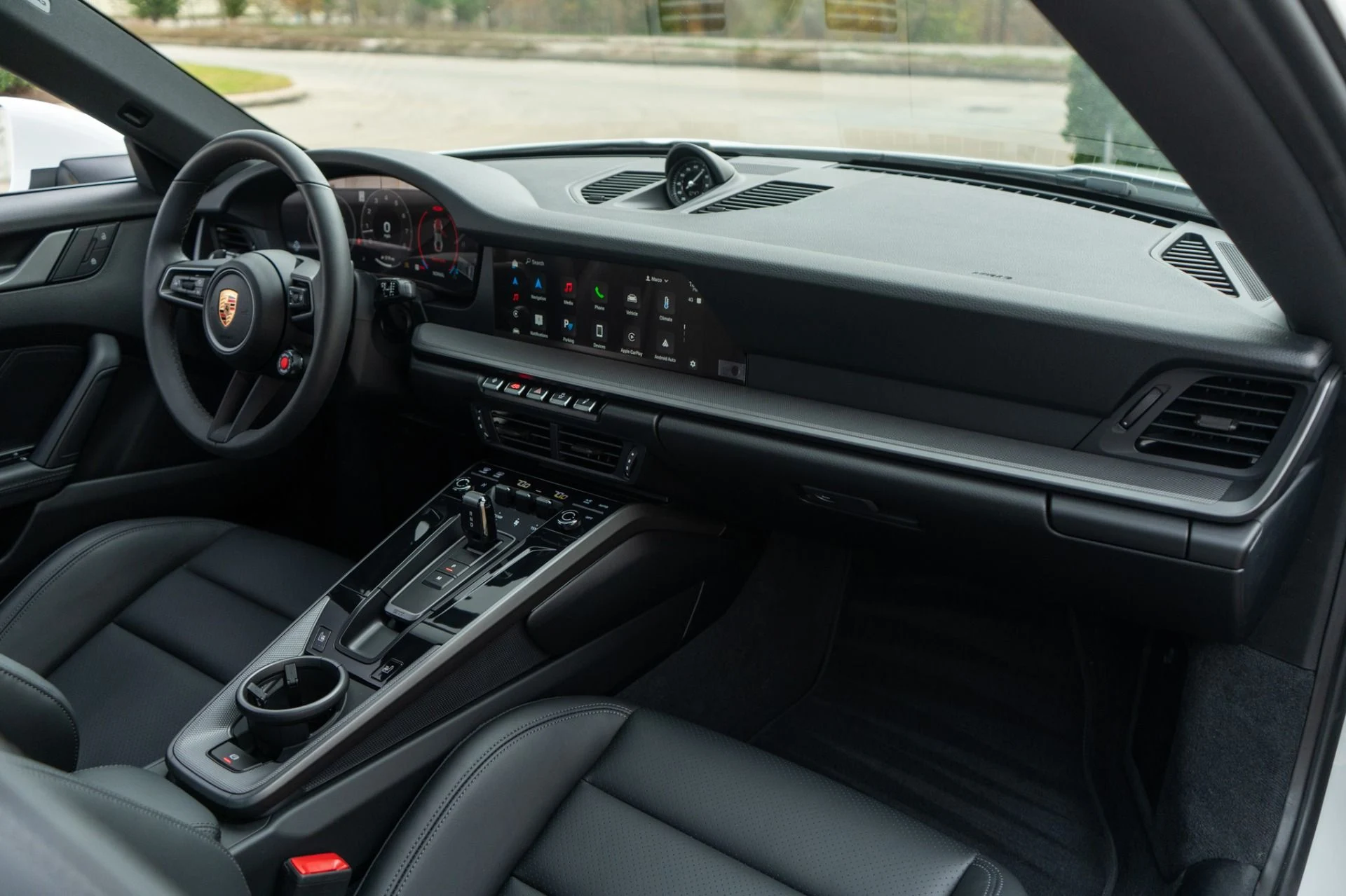 mph015_3107293399_Used_2025_Porsche_911_Carrera_1768944020_154492437b