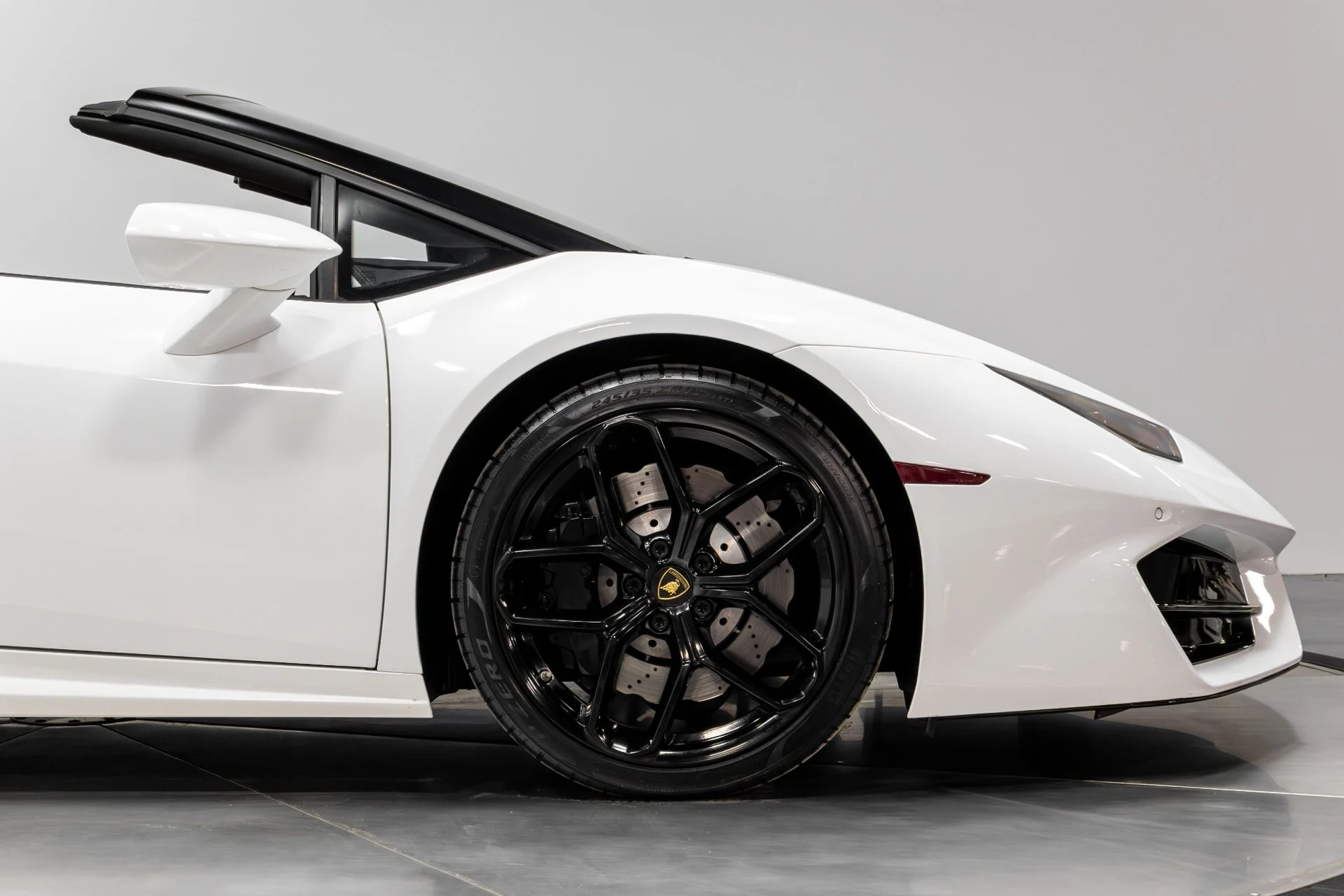 mph015_3110774351_Used_2019_Lamborghini_Huracan_LP_580_2_S_1778195053_d0aa97f812