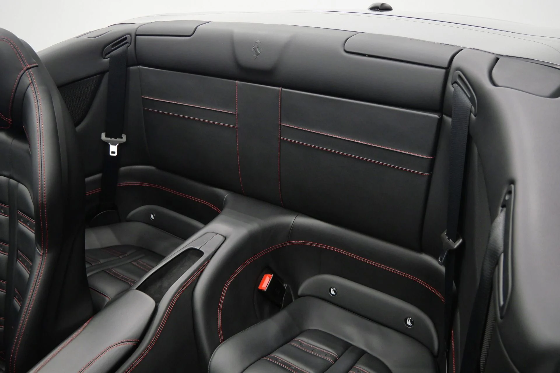 mph015_3111614519_Used_2015_Ferrari_California_T_Carbon_Fiber_Interior_Trim_Low_Miles_1778860408_874d6fb004