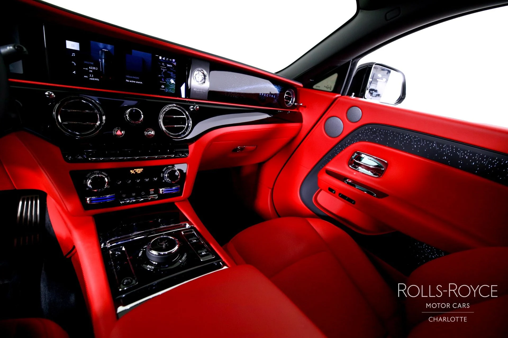 mph015_3112403327_Used_2024_Rolls_Royce_Spectre_1755798527_0f8264e9fe