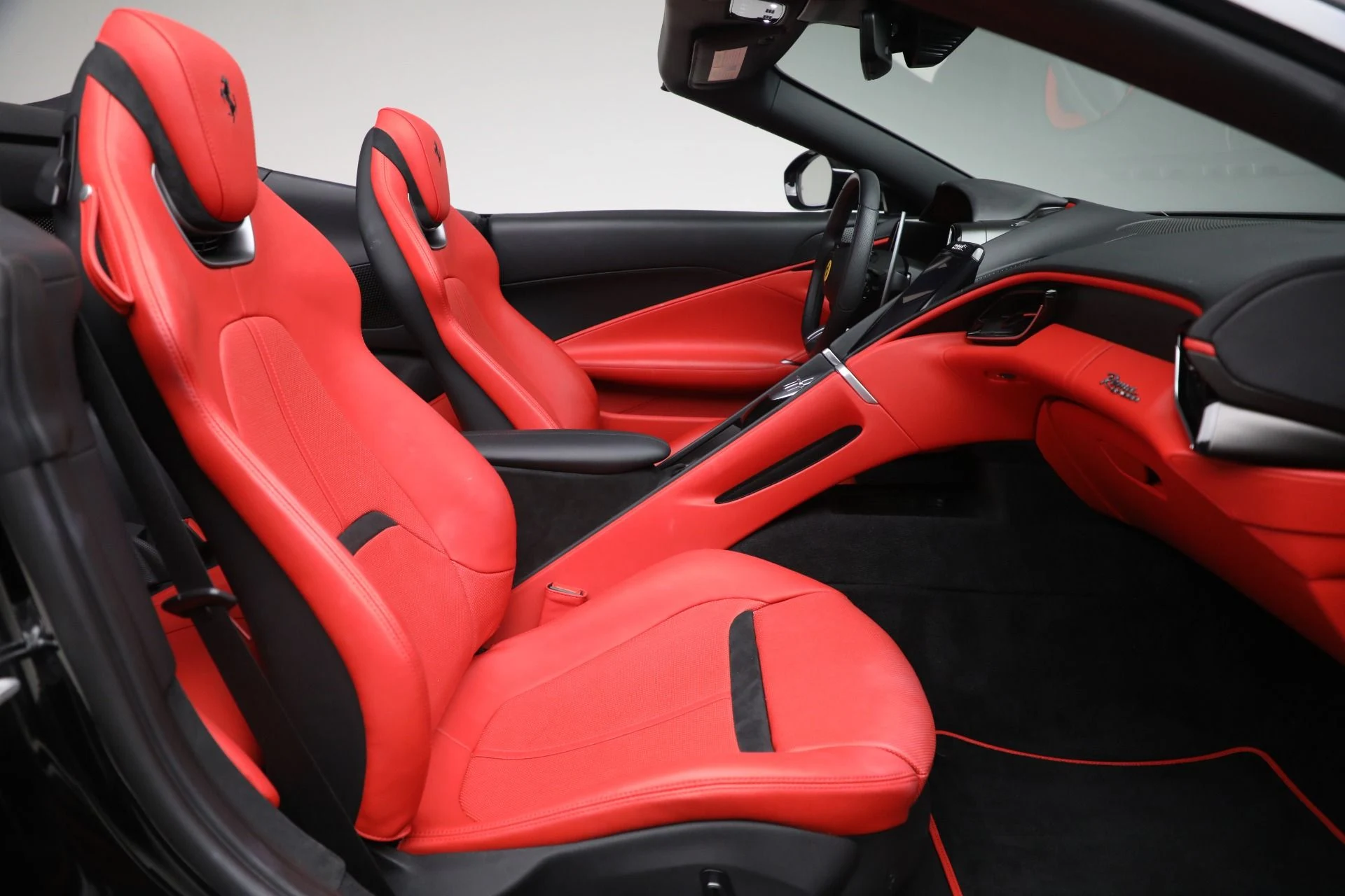 mph015_3113074638_Used_2024_Ferrari_Roma_Spider_1759961484_b9dec4c2b8