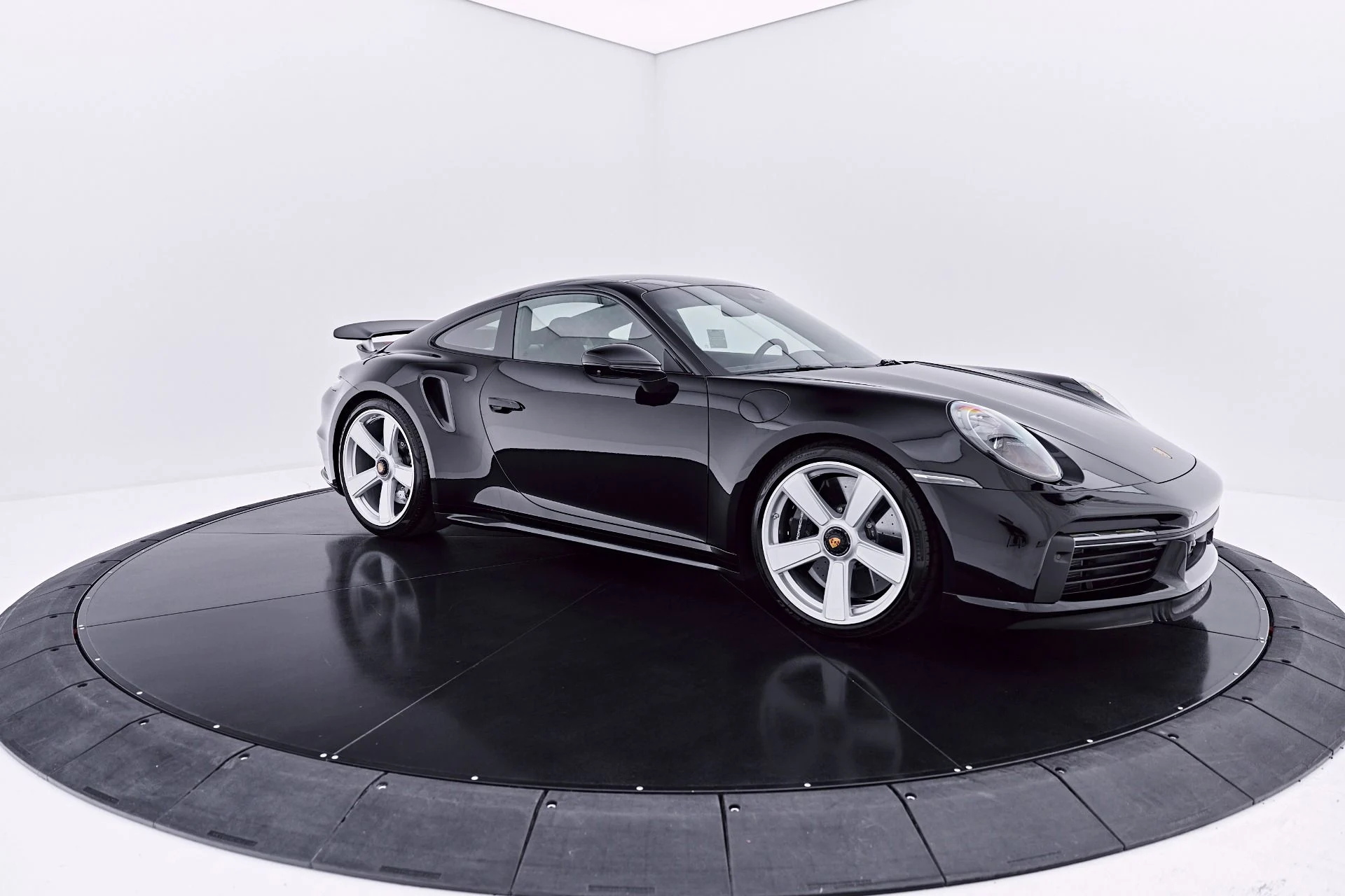 mph015_3114478474_Used_2025_Porsche_911_Turbo_50_1783732139_ce7268b4fb
