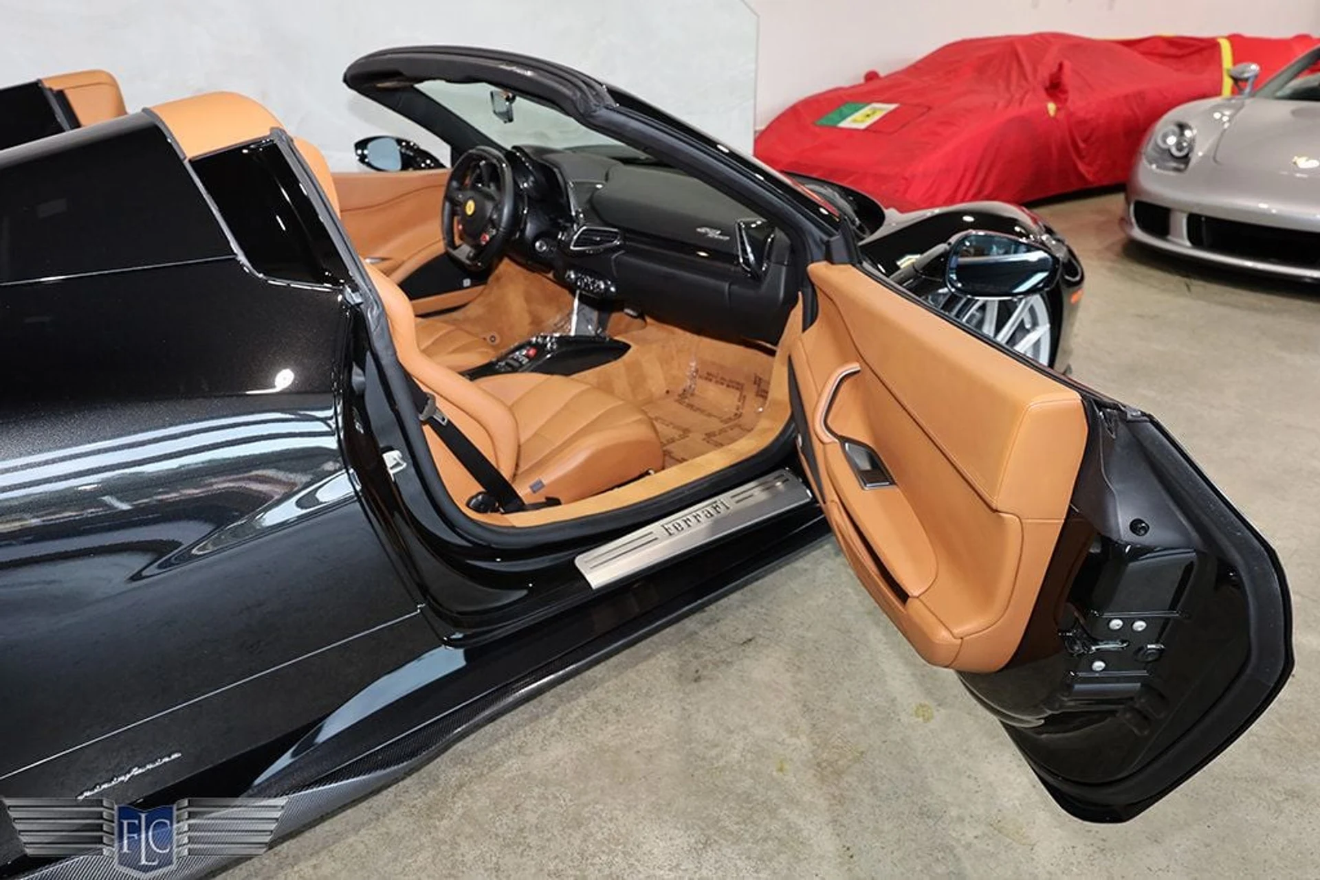 mph015_3128318474_used_2013_ferrari_458_spider_9689_23036593_16_1024_e271841ccc