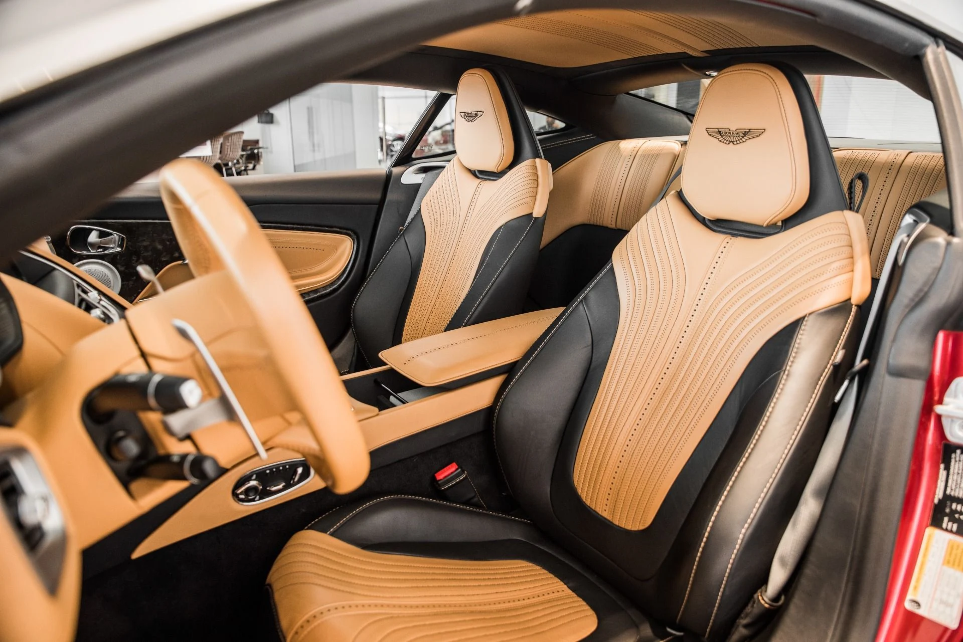 mph015_313310306_Used_2017_Aston_Martin_DB_11_1595695545_3f3b076c04