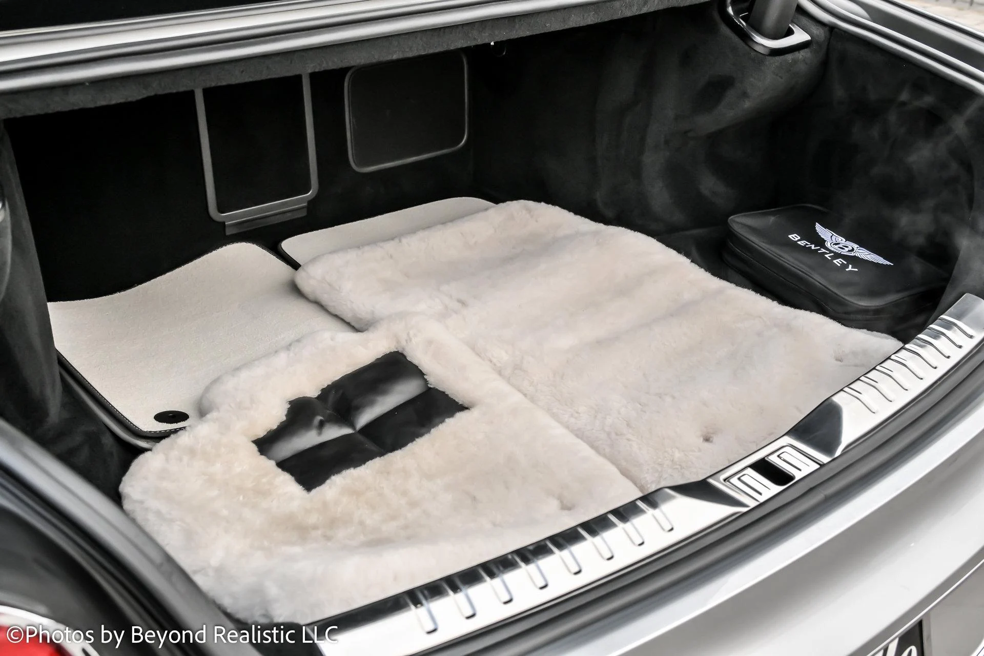 mph015_3141607435_Used_2021_Bentley_Flying_Spur_V8_First_Edition_1763629660_50b878b211