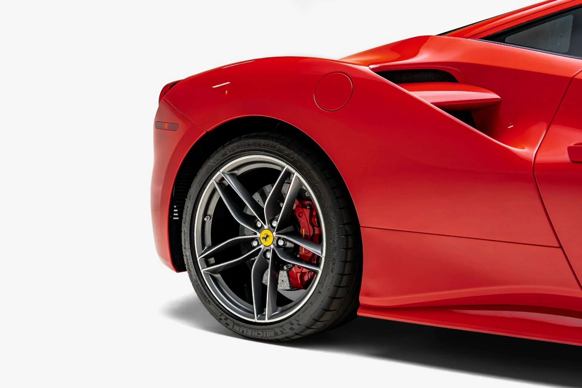 mph015_3148728285_Used_2018_Ferrari_488_GTB_1784764910_513ac831c2