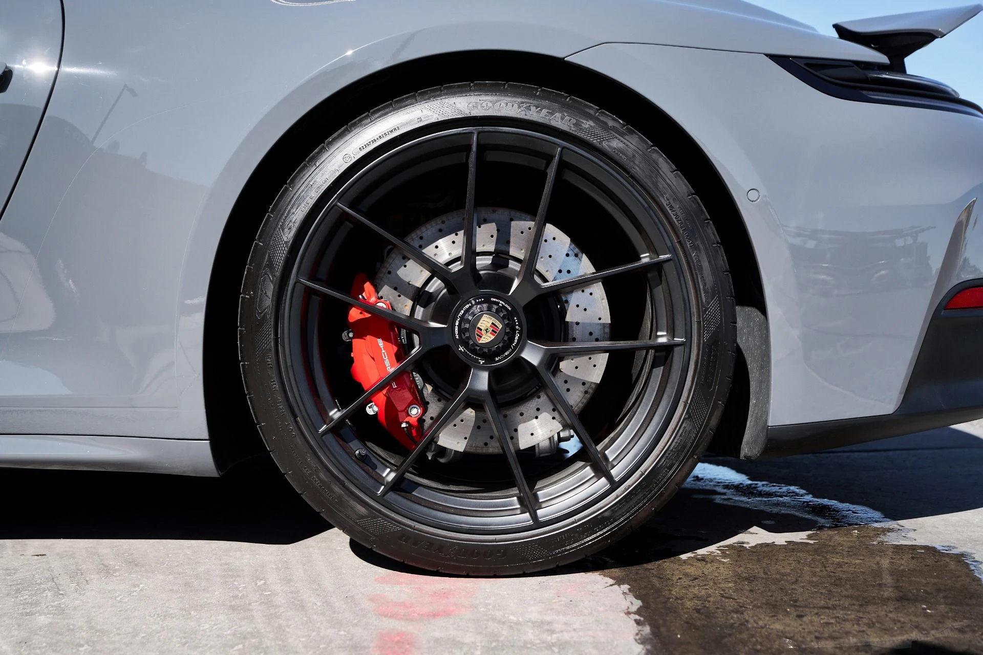 mph015_3154608720_Used_2025_Porsche_911_Carrera_4_GTS_1761009305_7f04ad02bc