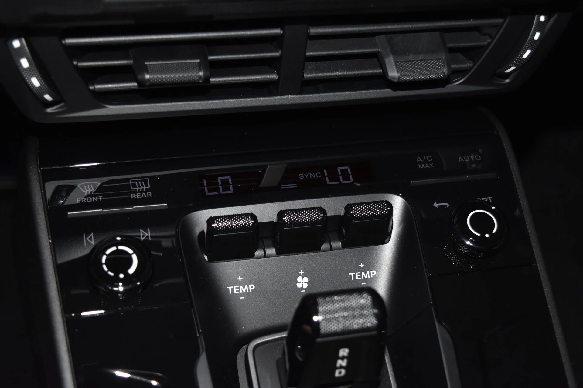 mph015_3154834840_571193b8143ae44360fb53b6cc15728ex_59efedef7b