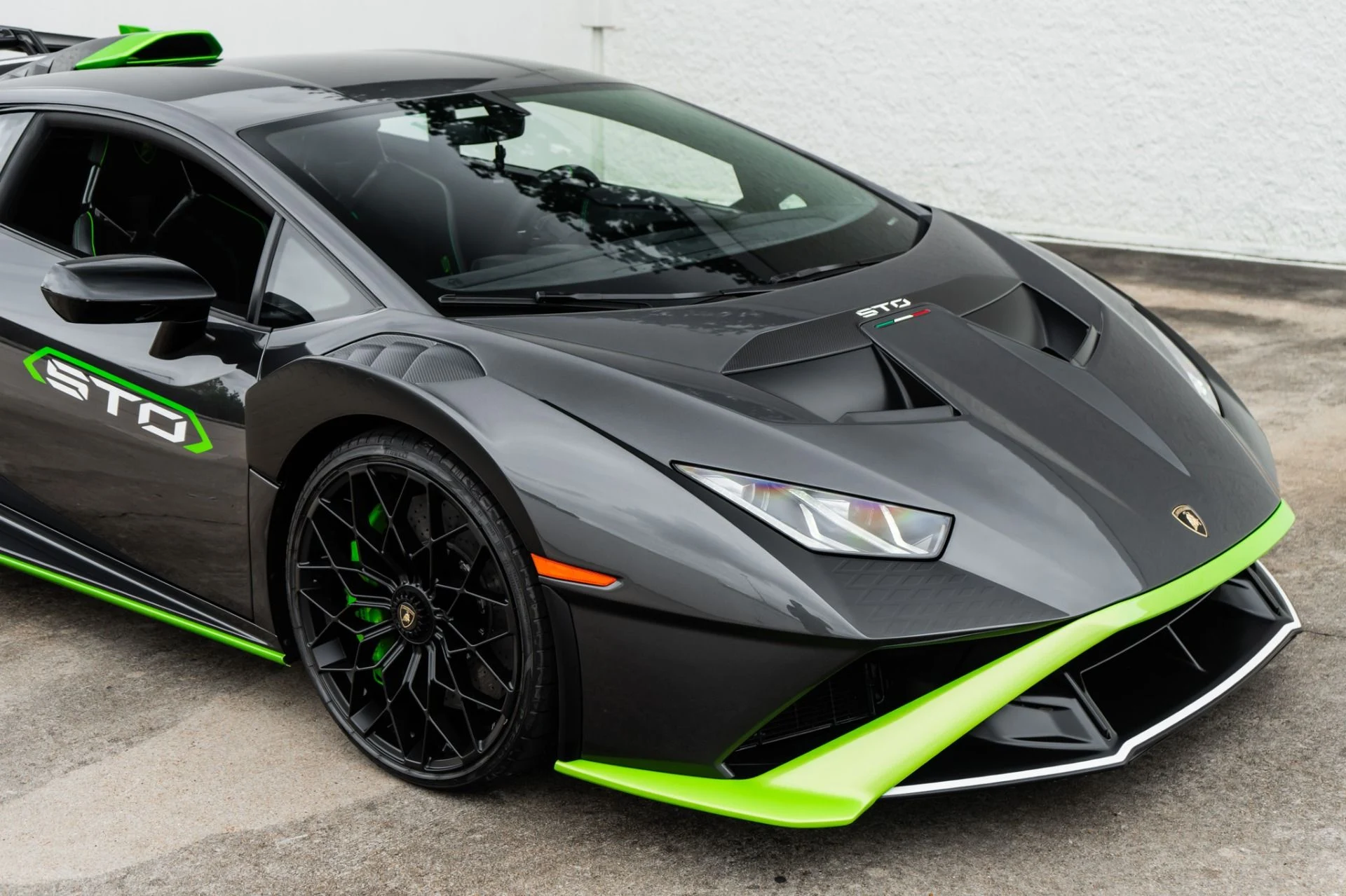 mph015_3158146352_Used_2021_Lamborghini_Huracan_STO_1791840697_faf4122411
