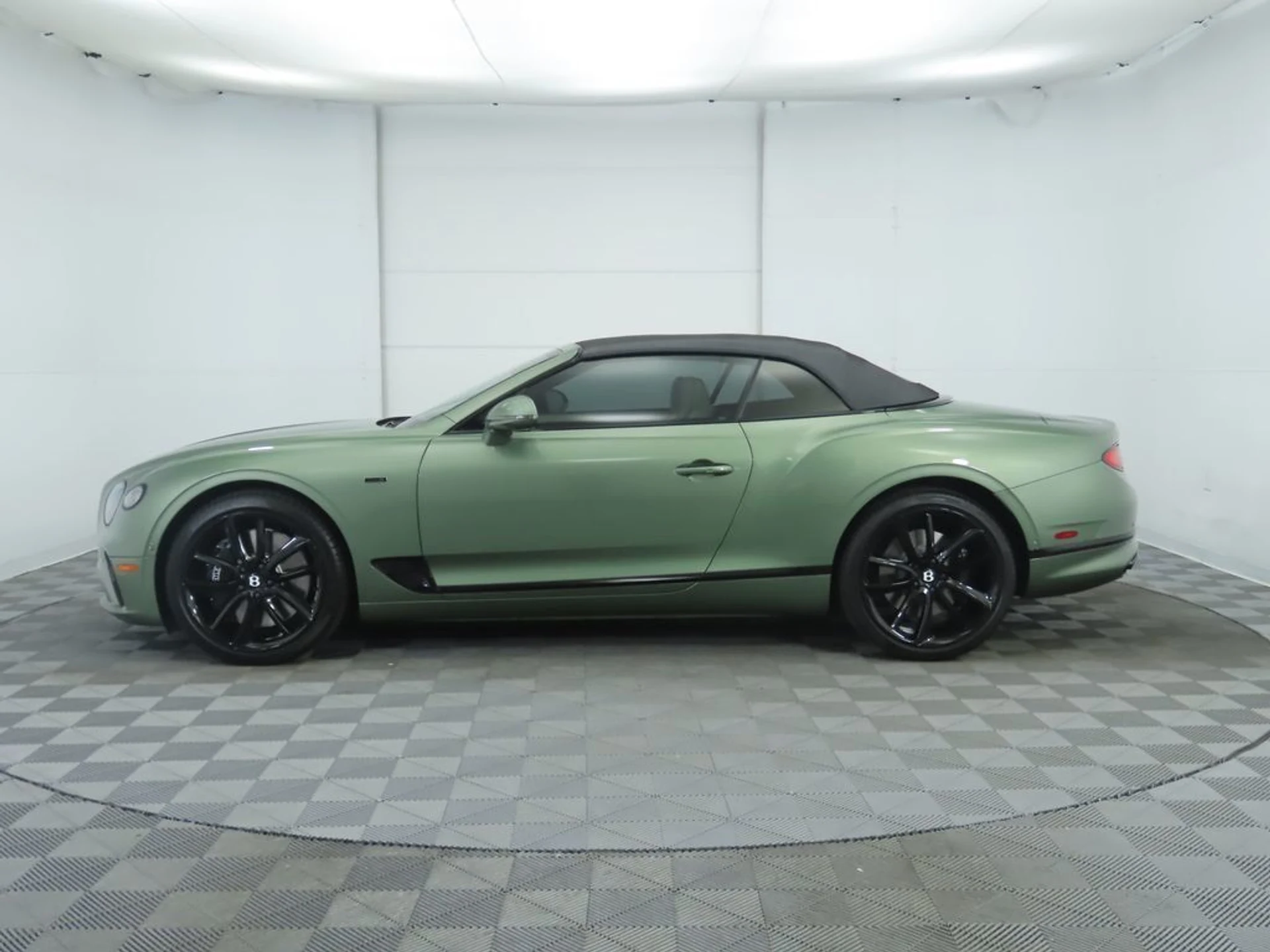 mph015_3158832402_new_2024_bentley_continental_gtv8convertible_8119_22528136_16_1024_a399c6c6cc