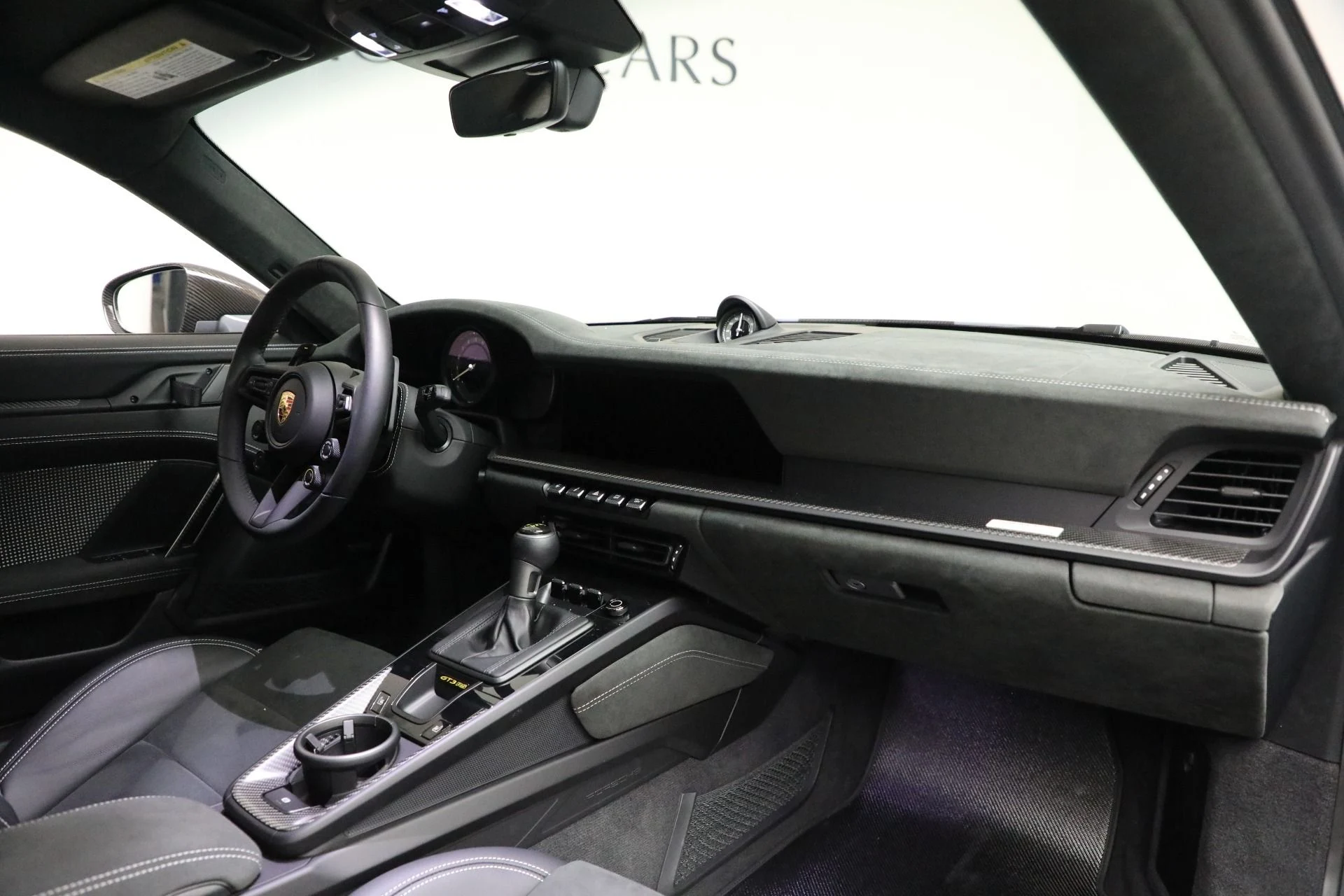 mph015_3177345398_Used_2025_Porsche_911_GT_3_RS_1763491769_1a72bb6541